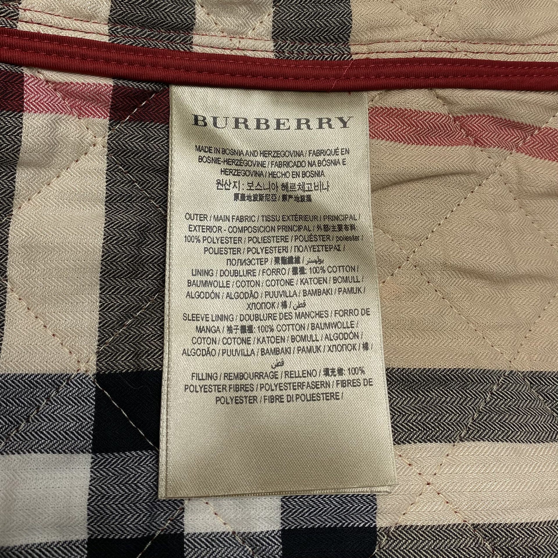 Casaco Burberry Matelassê Vermelho
