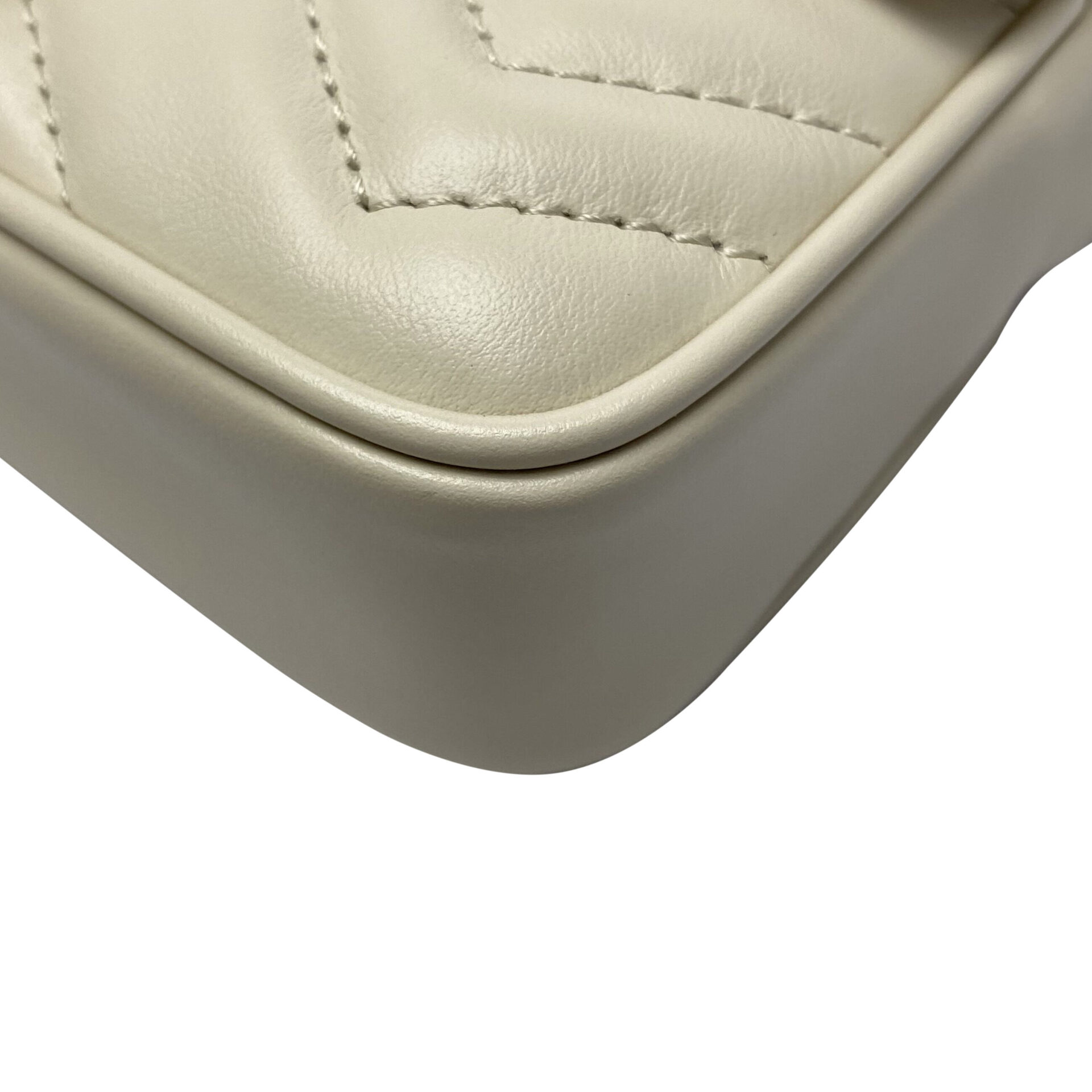 Bolsa Gucci GG Marmont Belt Bag Off White