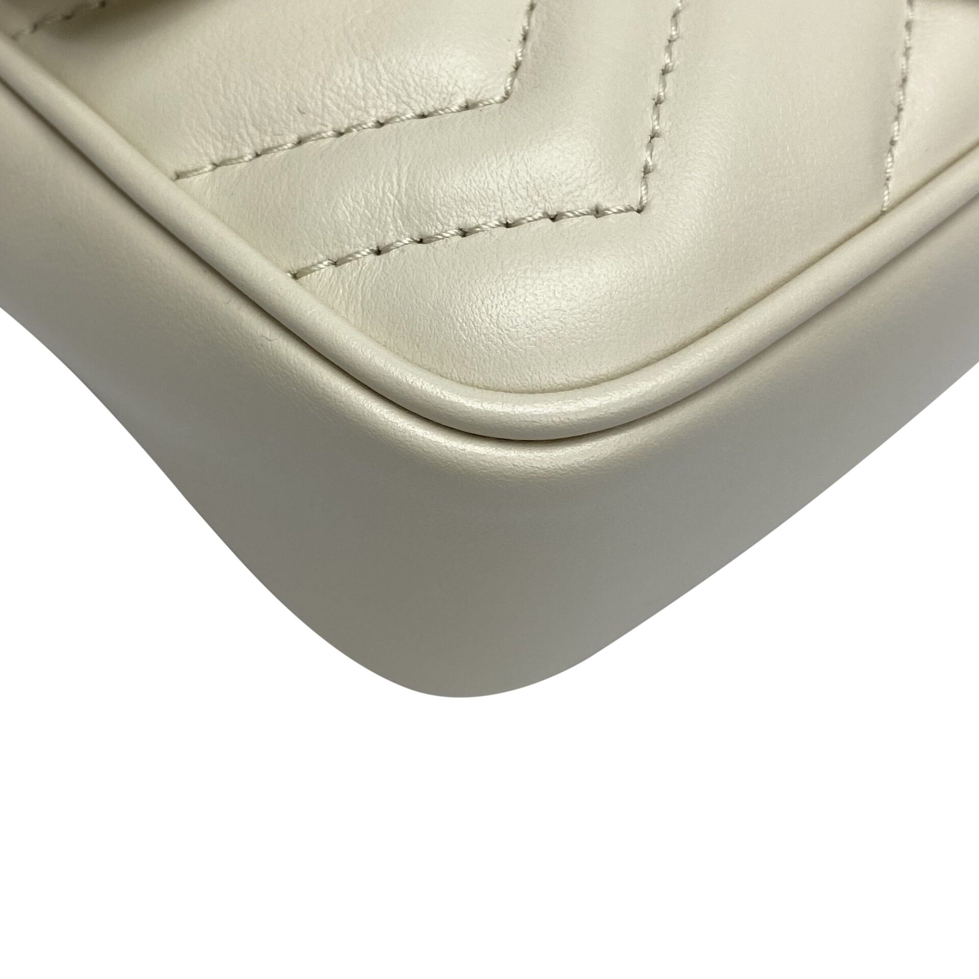 Bolsa Gucci GG Marmont Belt Bag Off White