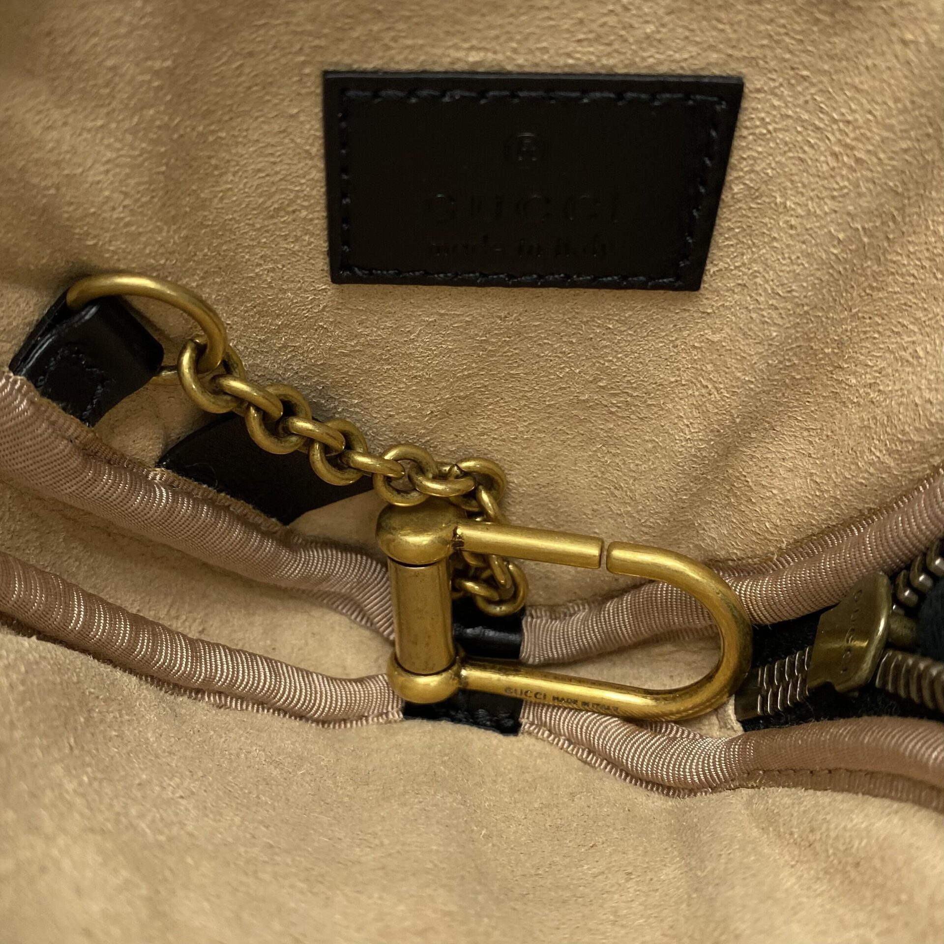 Porta-Moedas Gucci Coração Preto