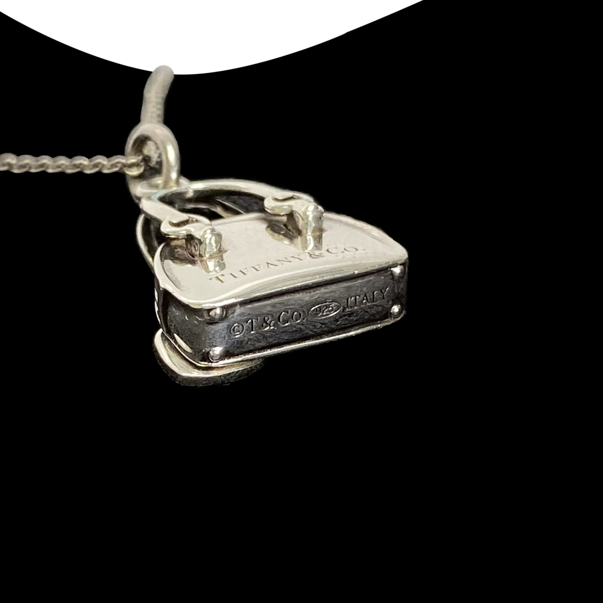 Colar Tiffany & Co. Berloque Bolsa e Coração