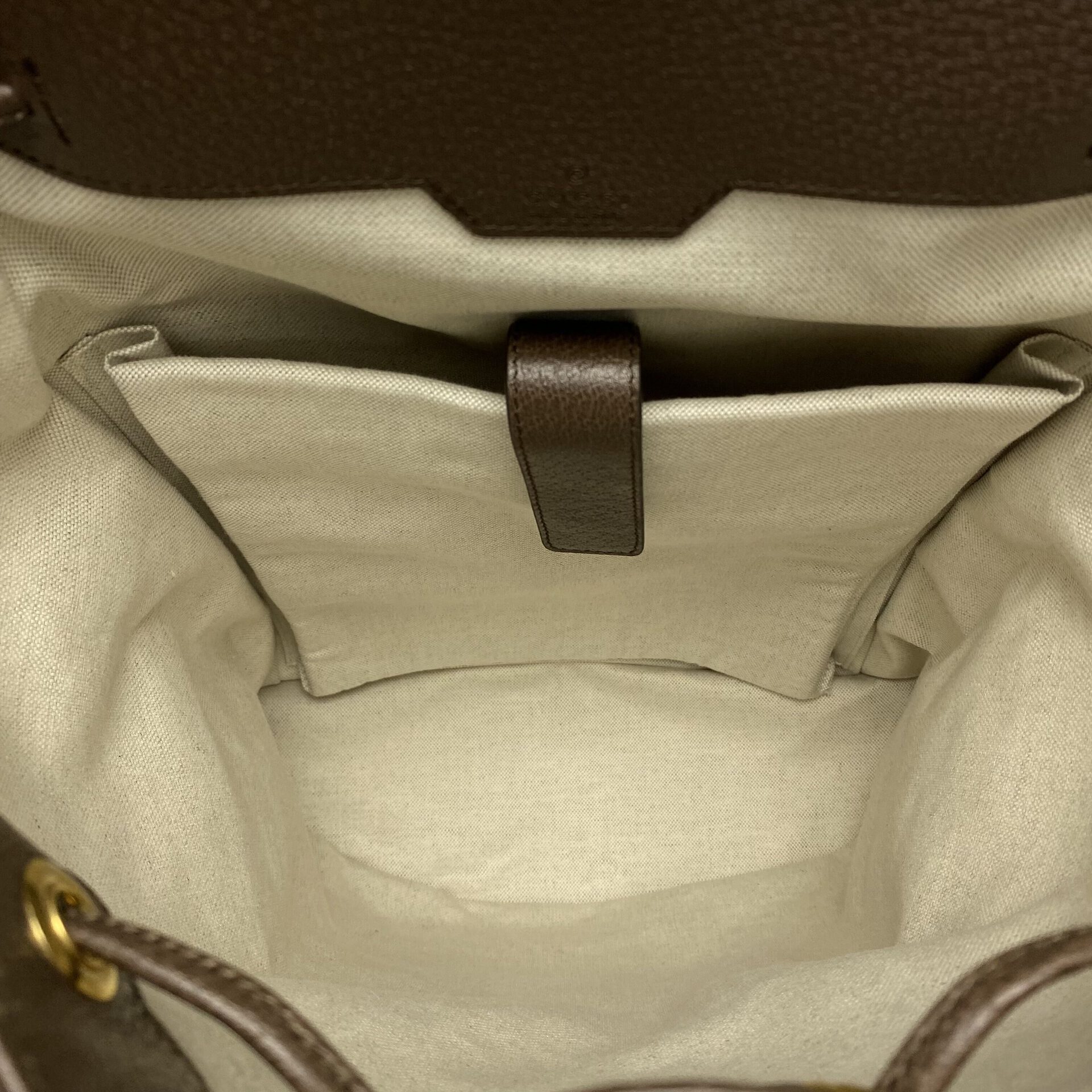 Mochila Gucci GG Canvas