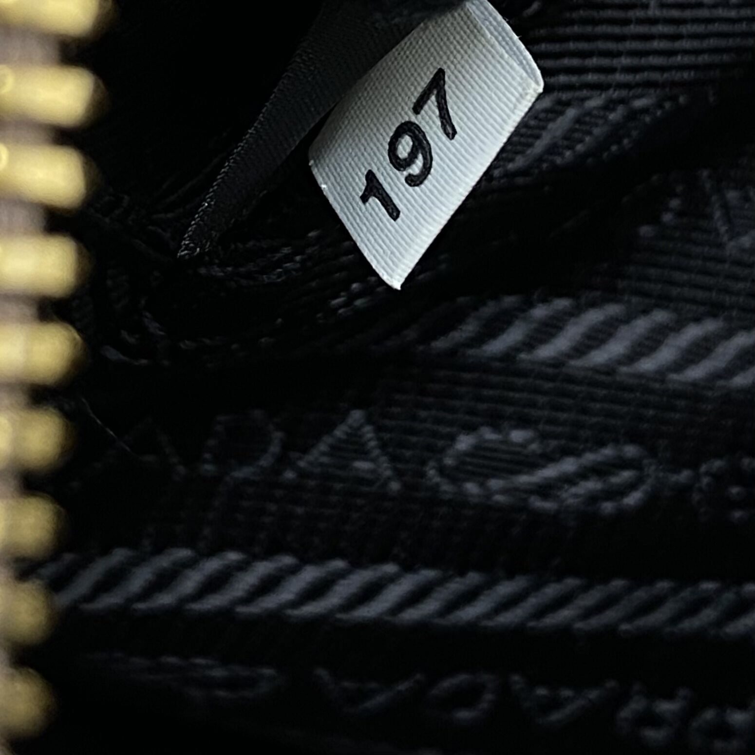 Bolsa Prada Câmera Bag Couro Cinza