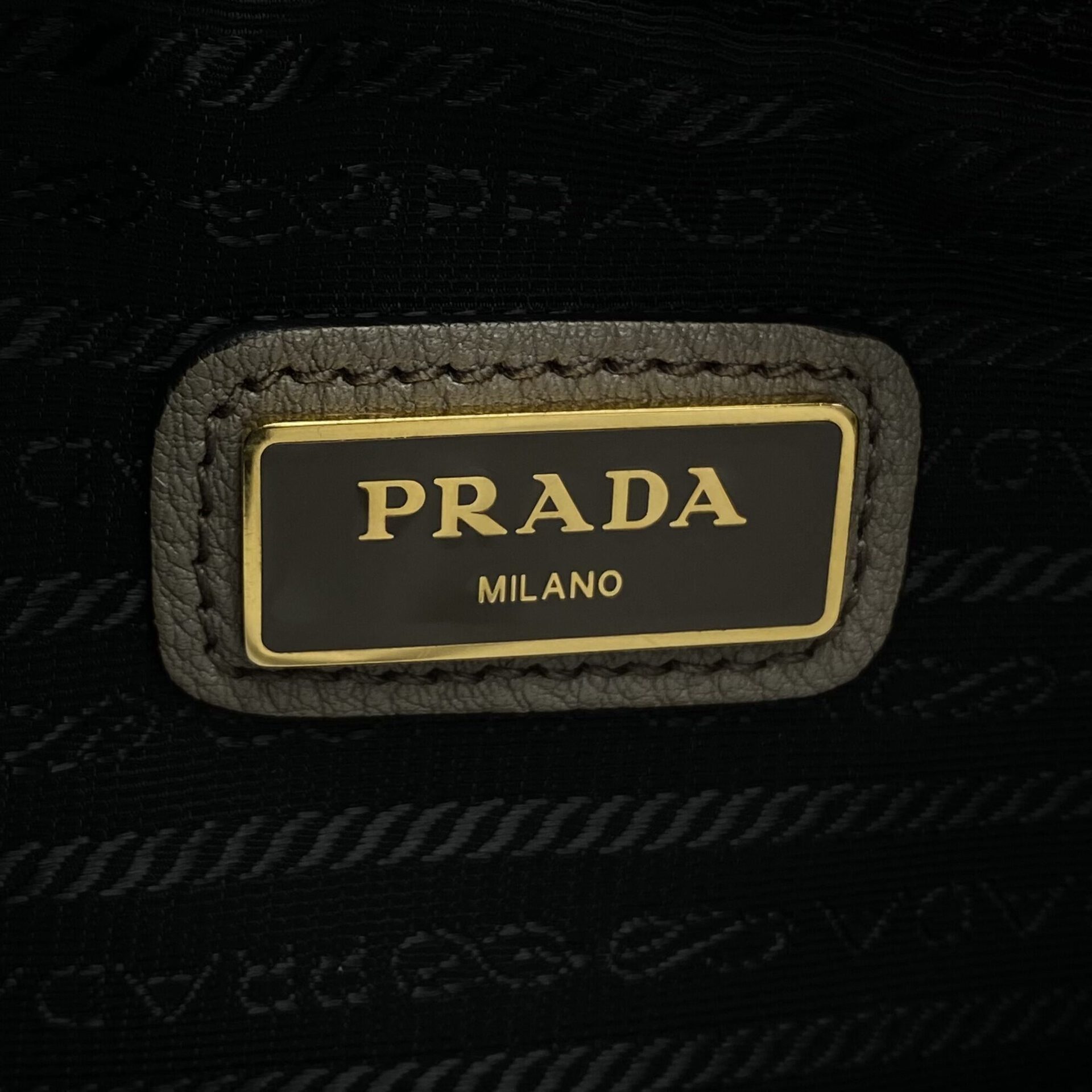 Bolsa Prada Câmera Bag Couro Cinza