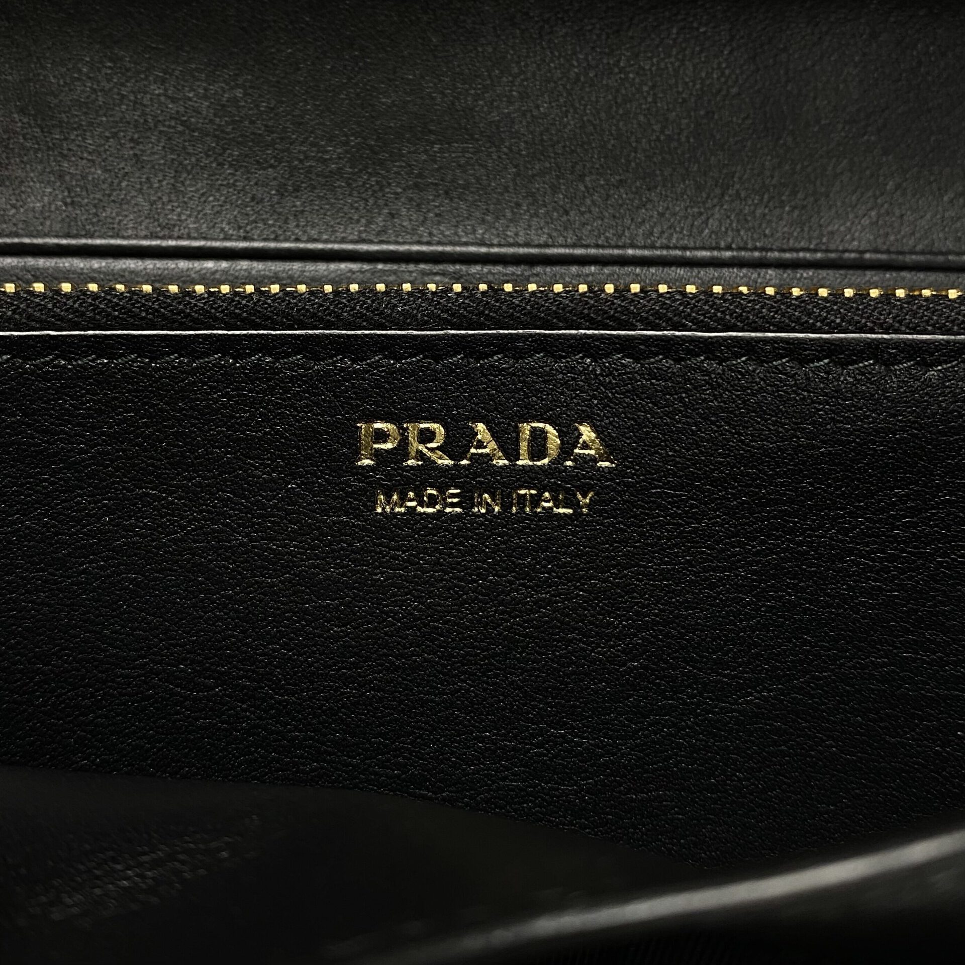 Carteira Prada Couro Saffiano Preto