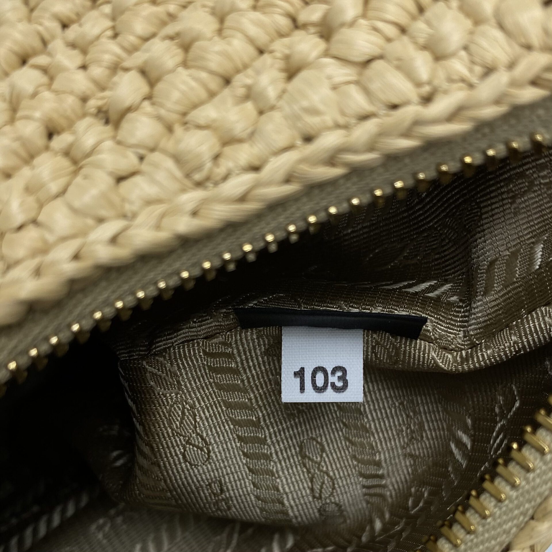 Bolsa Prada Re-Edition 2005 Ráfia Natural