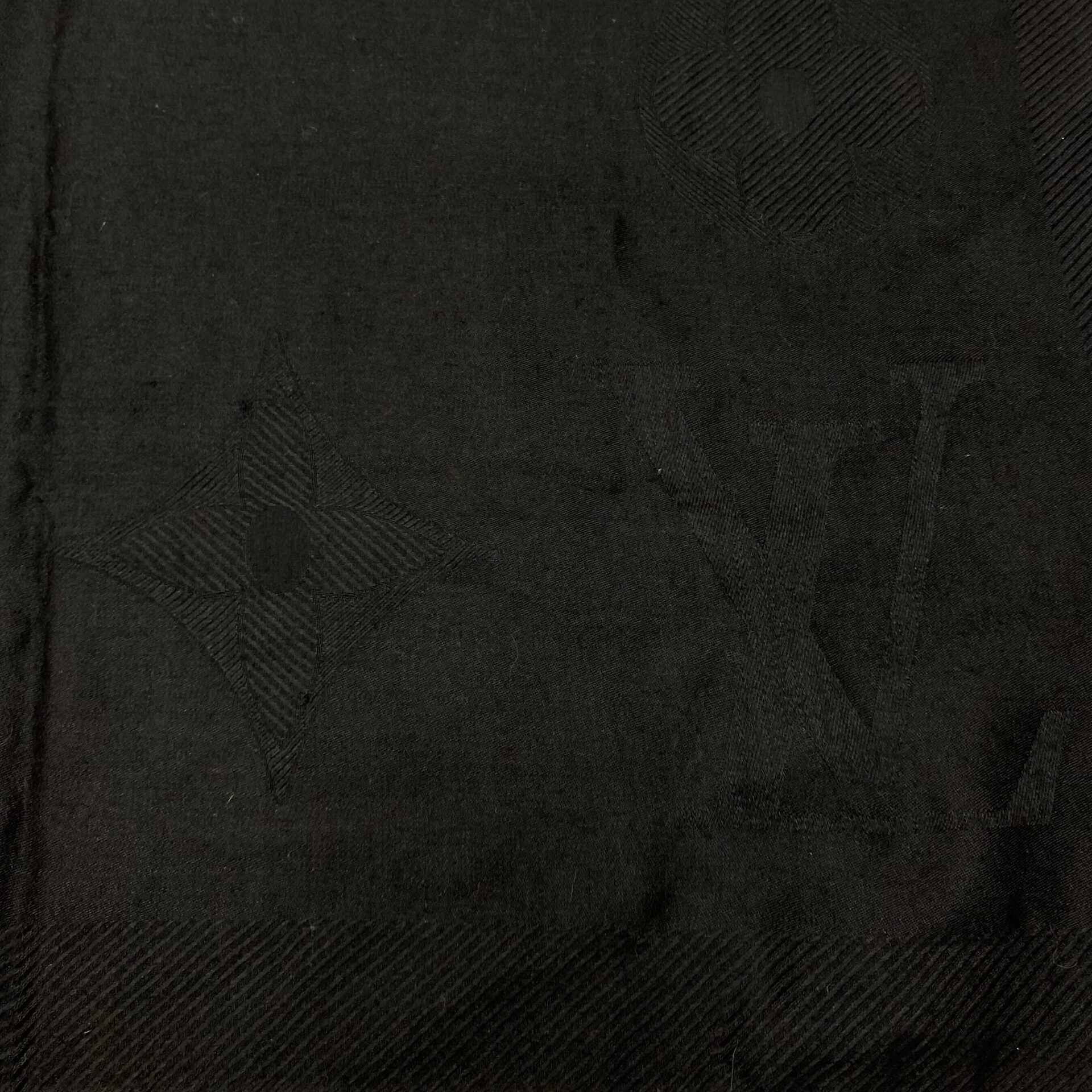 Lenço Louis Vuitton Preto