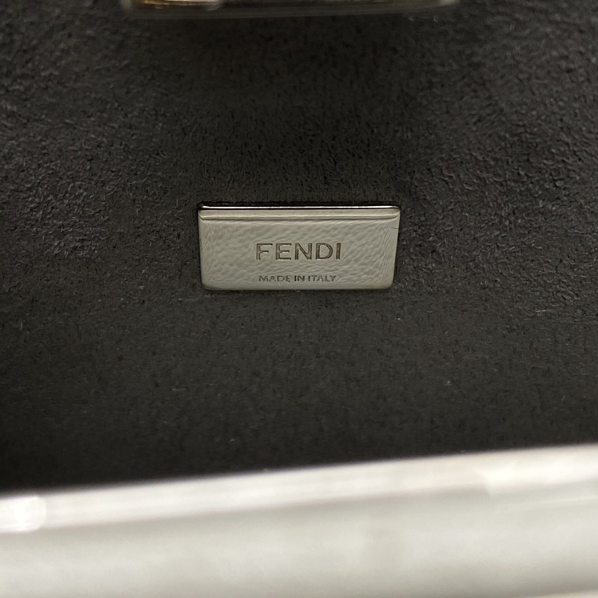 Bolsa Fendi Micro Peekaboo Off White