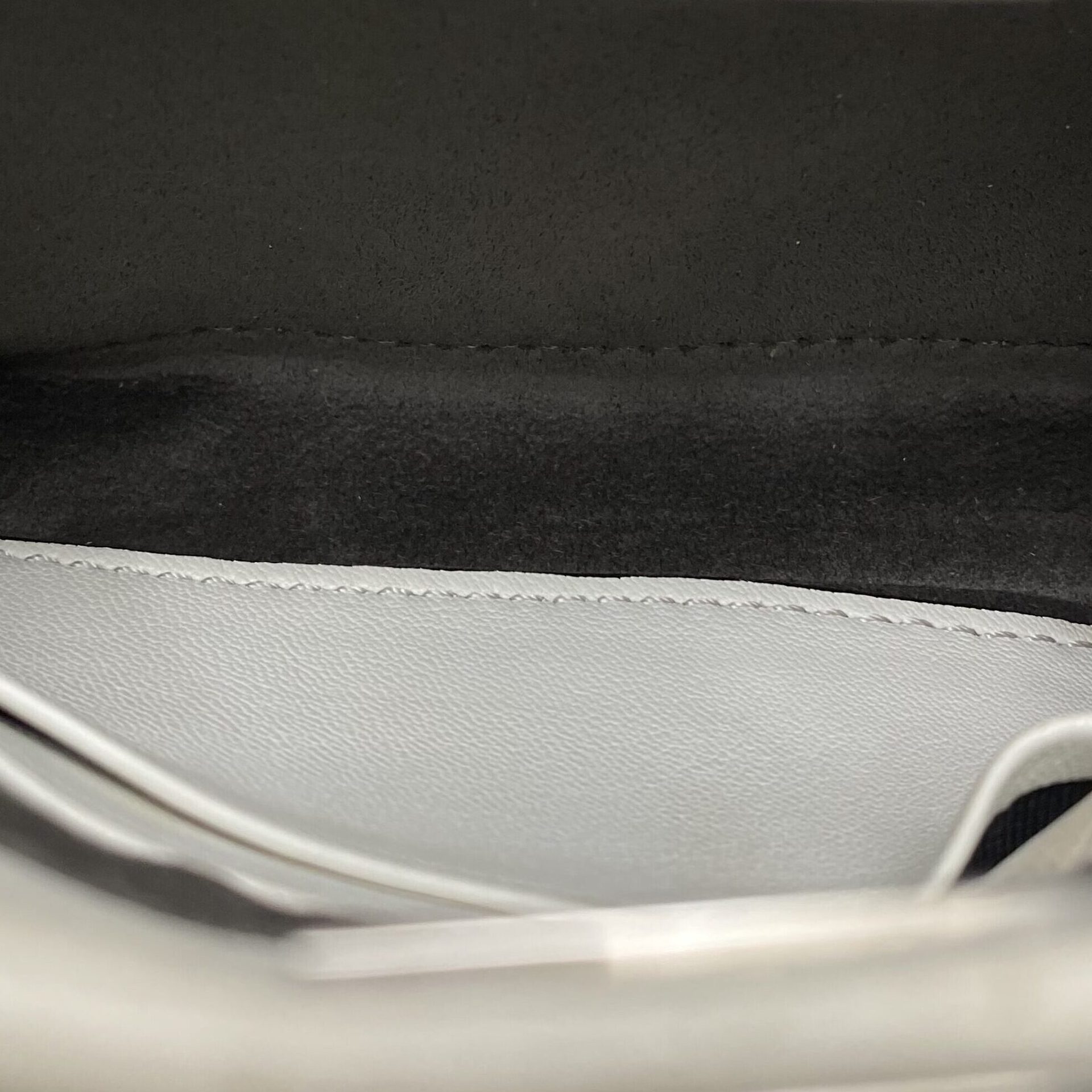 Bolsa Fendi Micro Peekaboo Off White