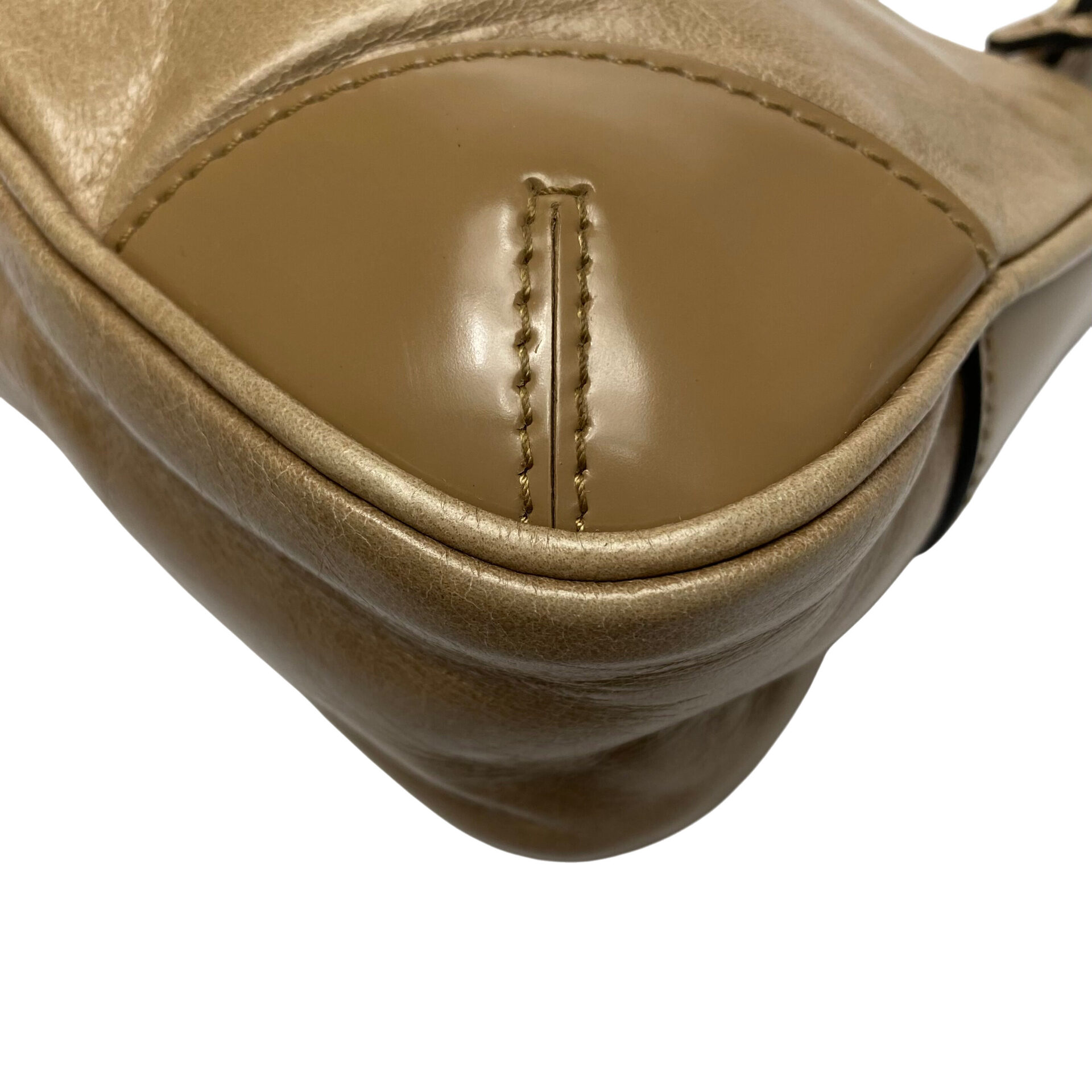 Bolsa Prada Re-Edition 2002 Bege