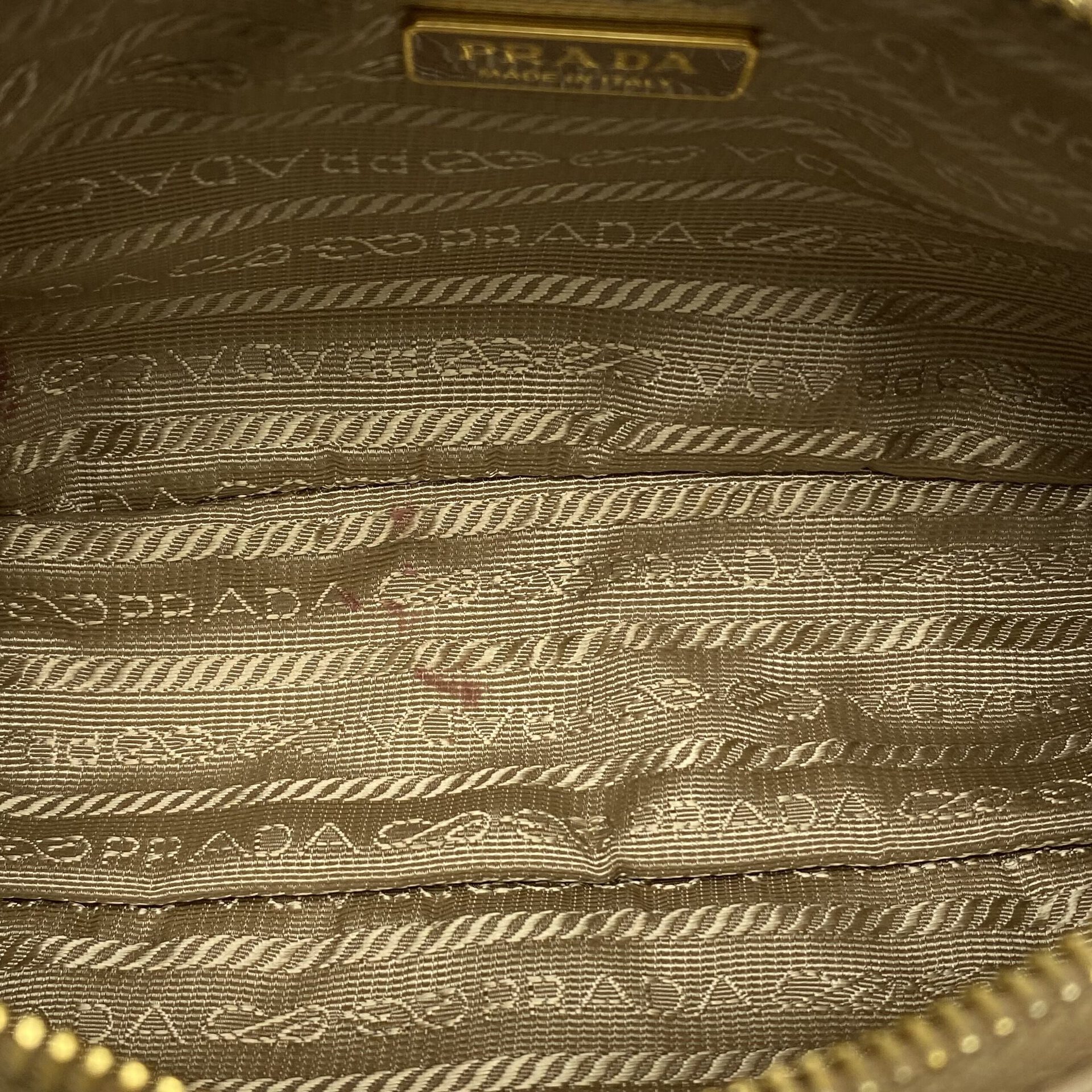 Bolsa Prada Re-Edition 2002 Bege