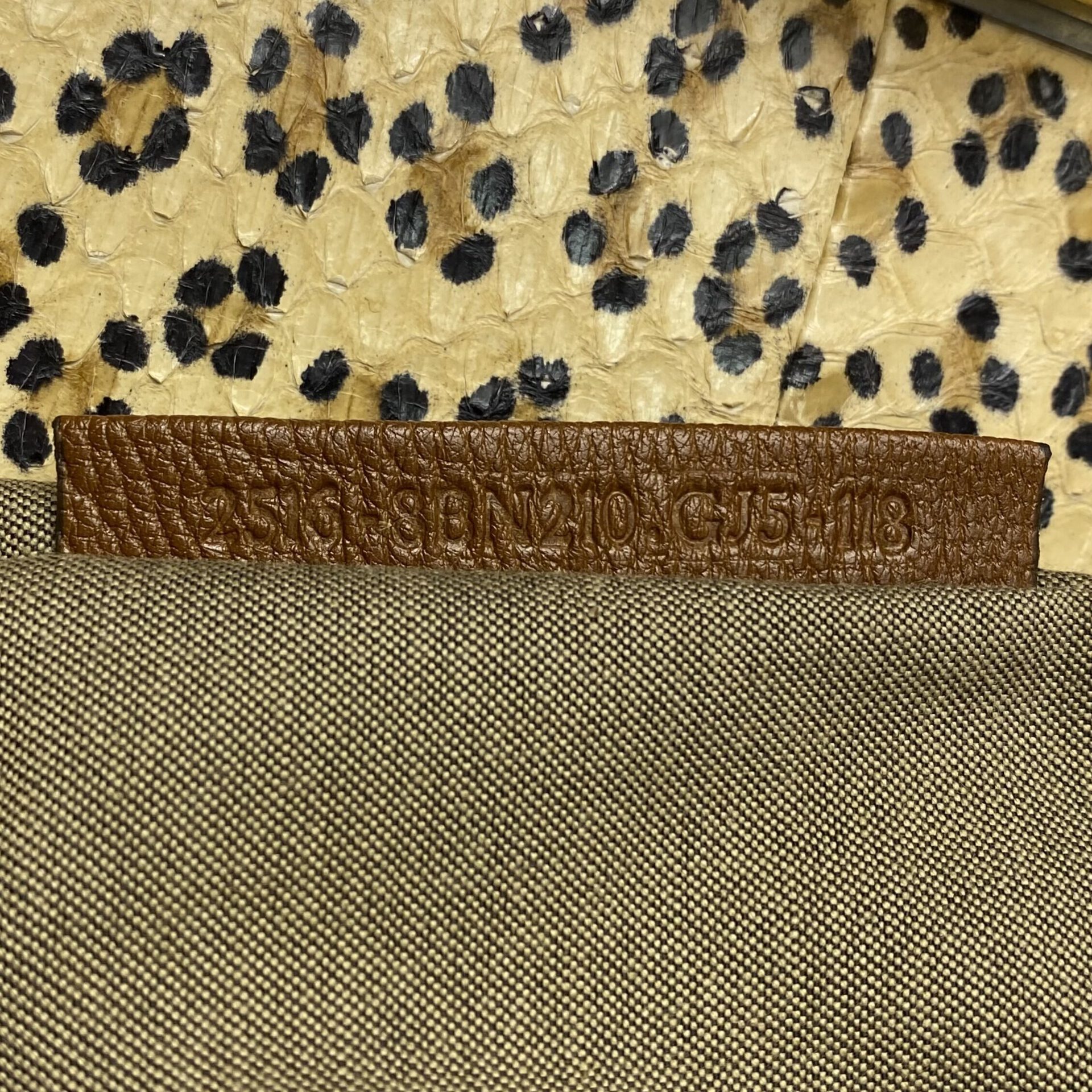 Bolsa Fendi Peekaboo Marrom