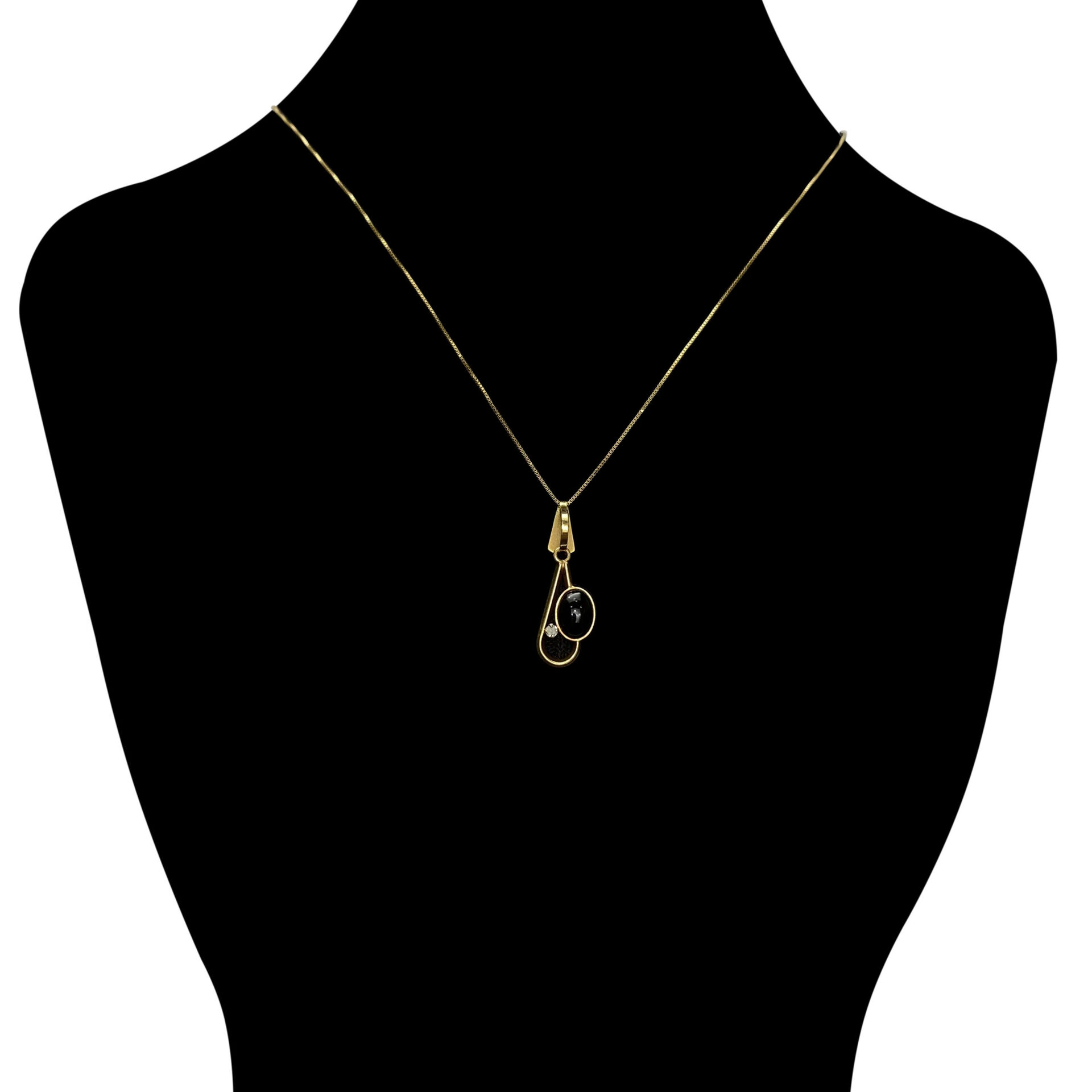 Colar Ouro Amarelo com Ônix