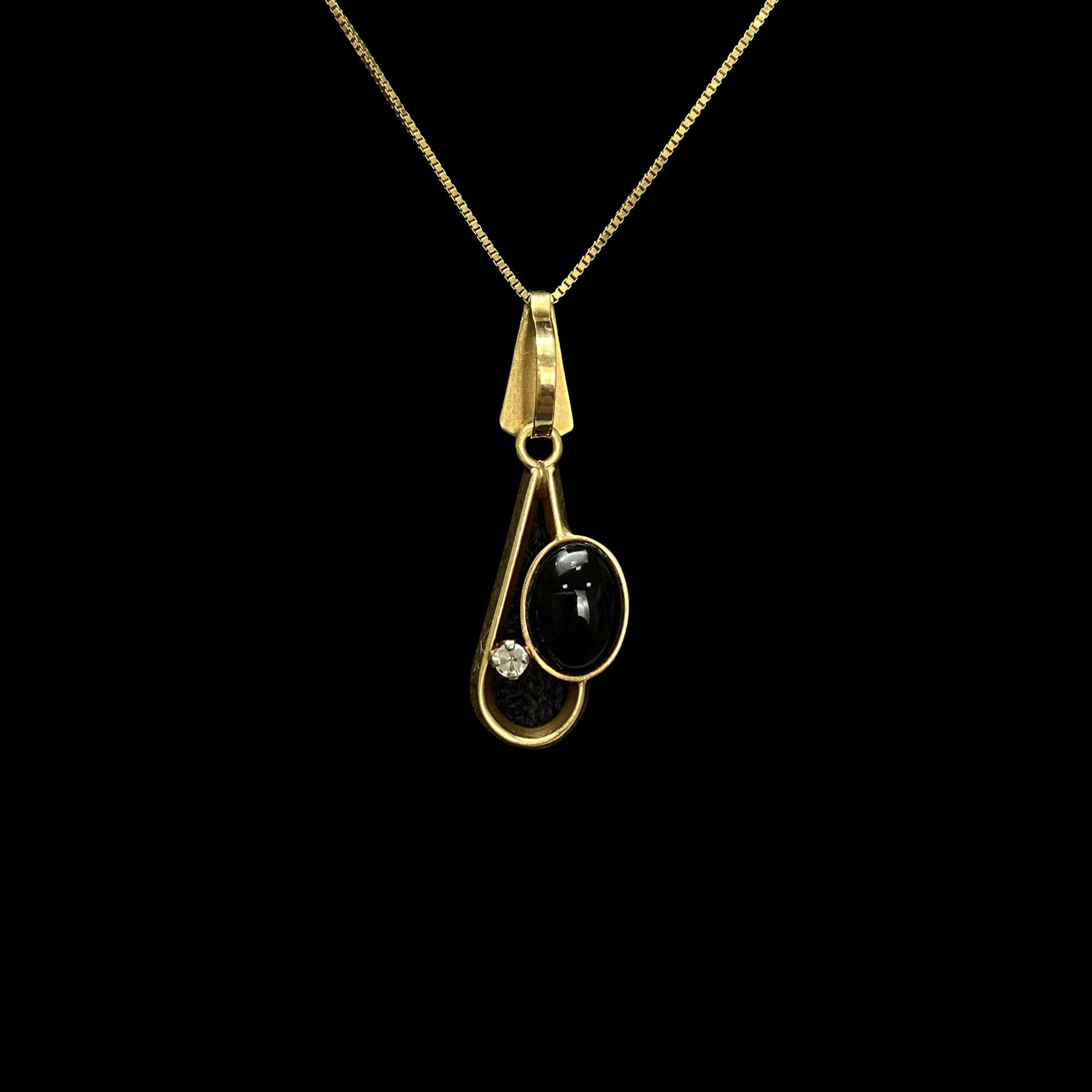 Colar Ouro Amarelo com Ônix