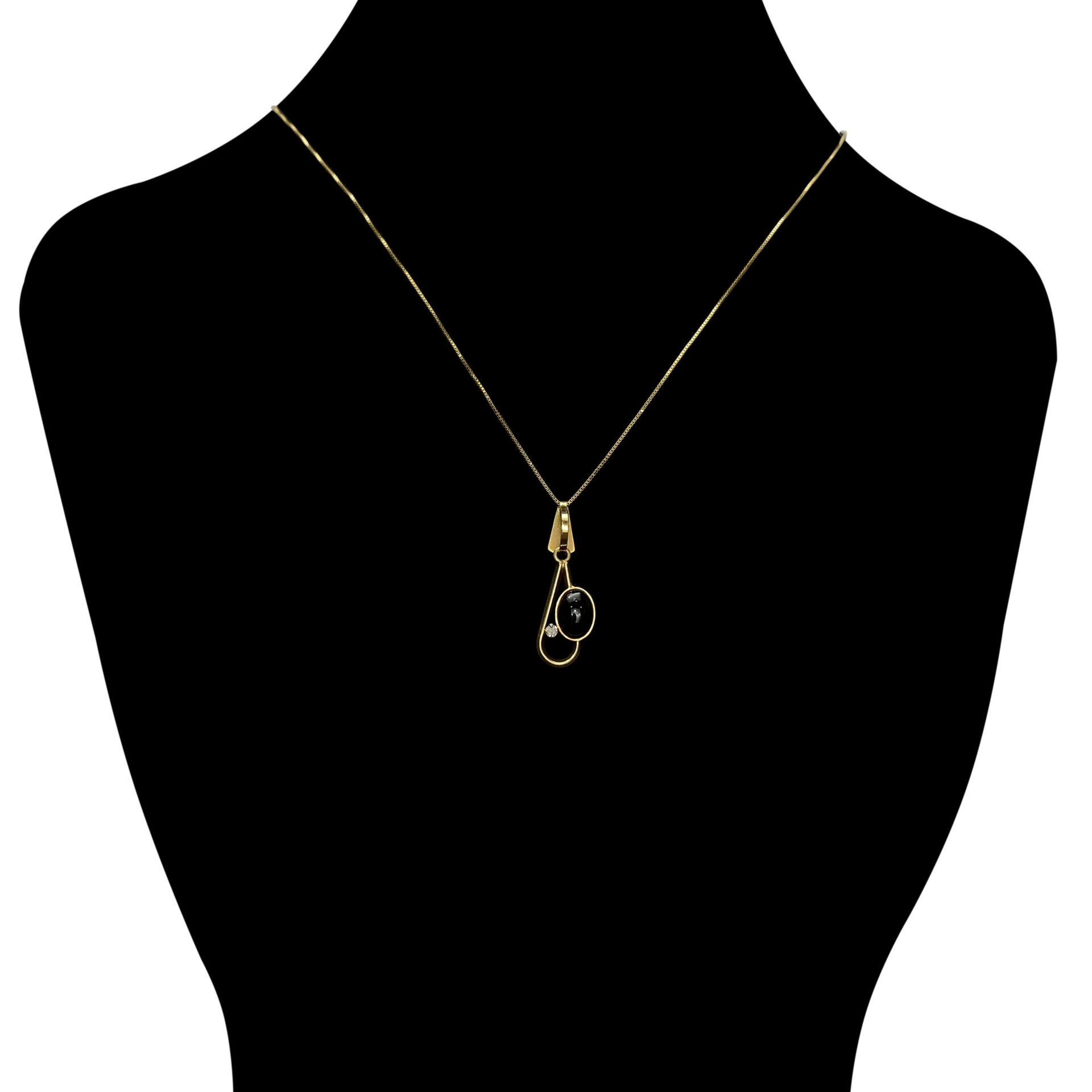 Colar Ouro Amarelo com Ônix