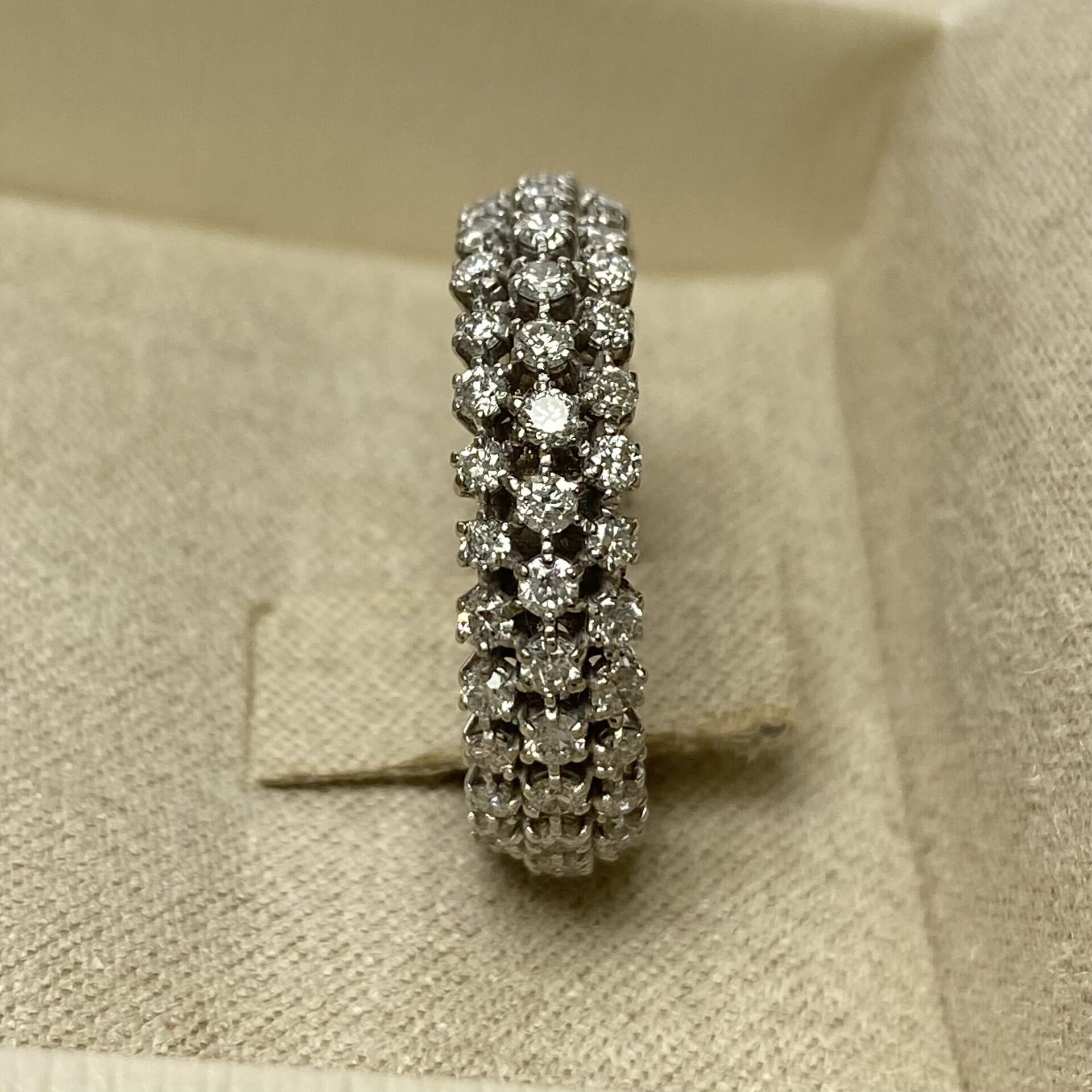 Aliança Riviera Diamantes - 1.68 ct.