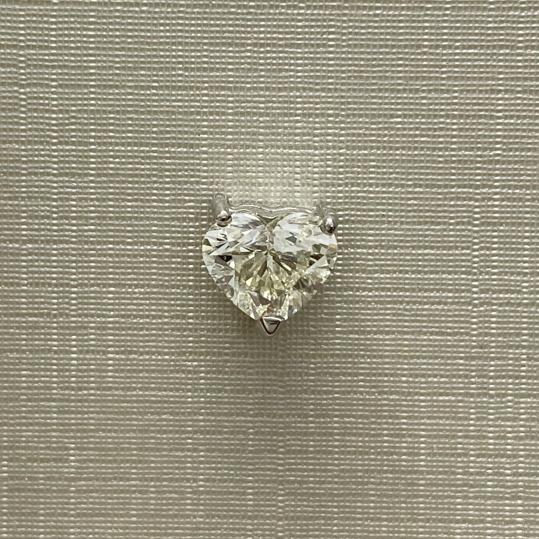 Par de Brincos Solitários - 2.0 ct.