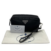 Clutch Prada Re-Nylon Preta