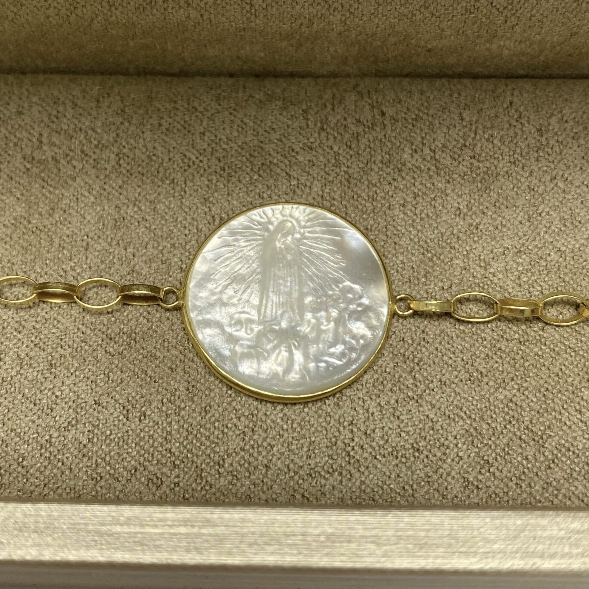 Pulseira Nossa Senhora Madrepérola