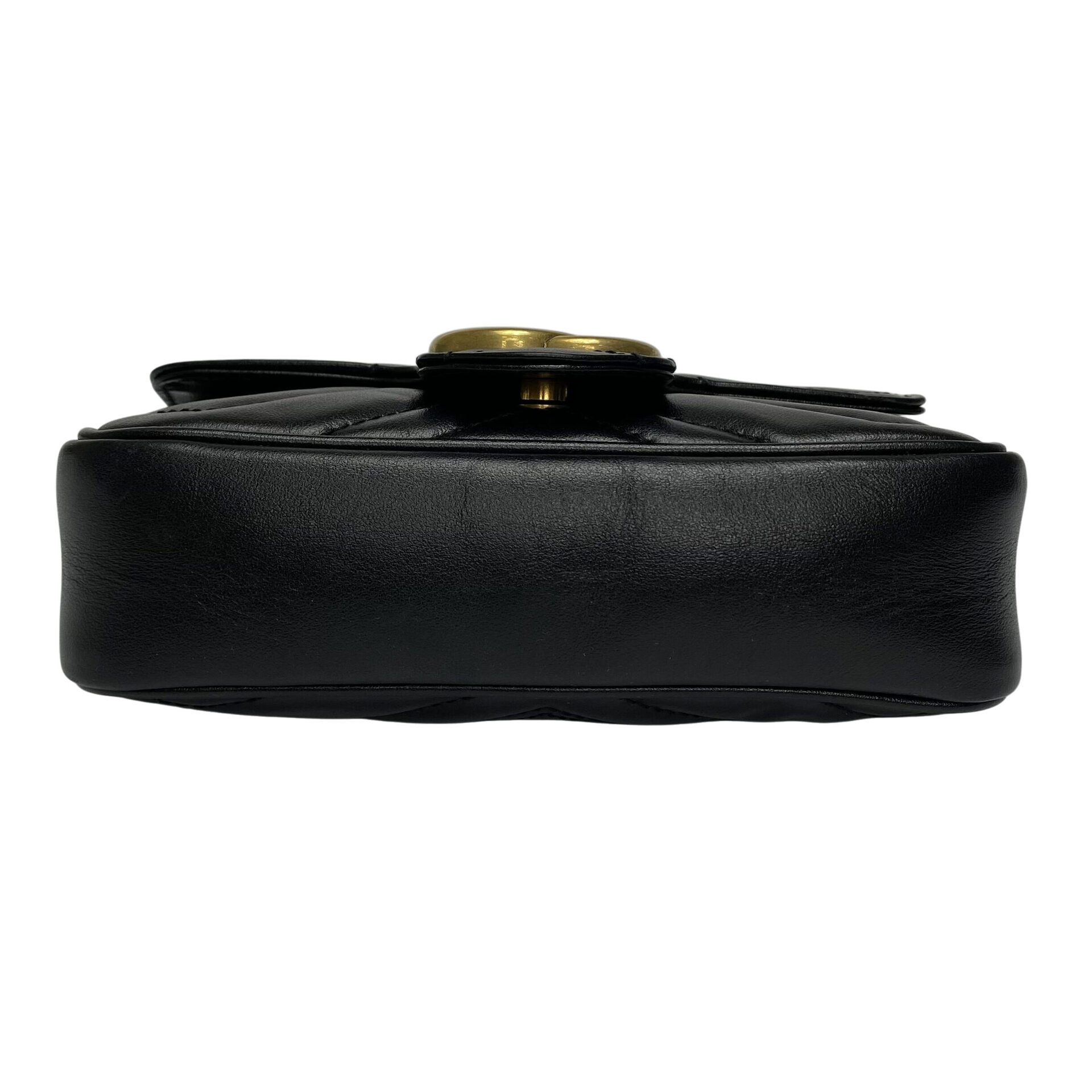 Bolsa Gucci GG Marmont Super Mini Preta