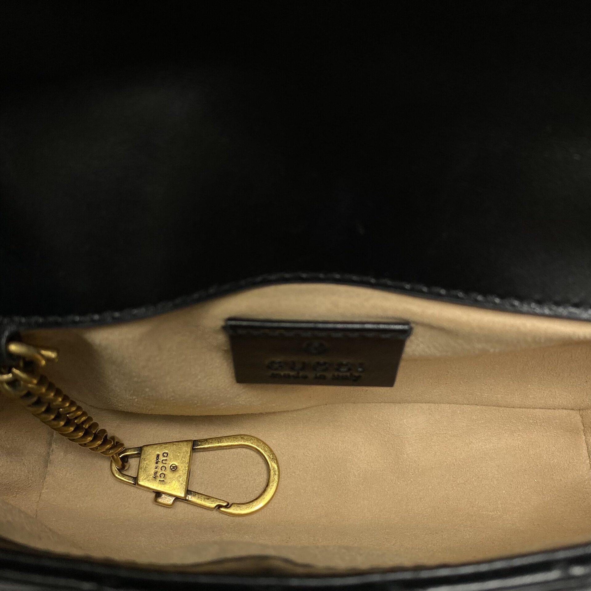 Bolsa Gucci GG Marmont Super Mini Preta