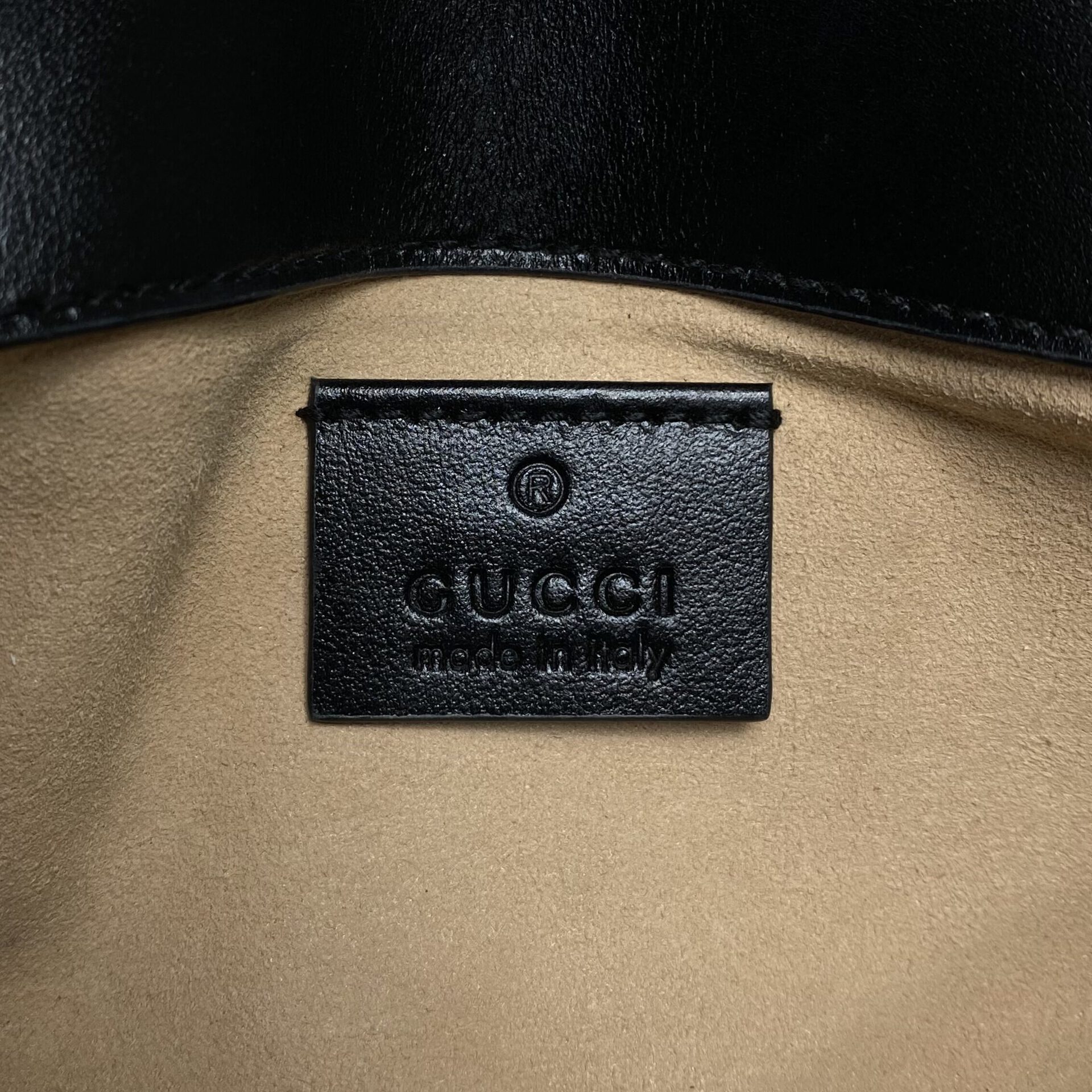 Bolsa Gucci GG Marmont Super Mini Preta