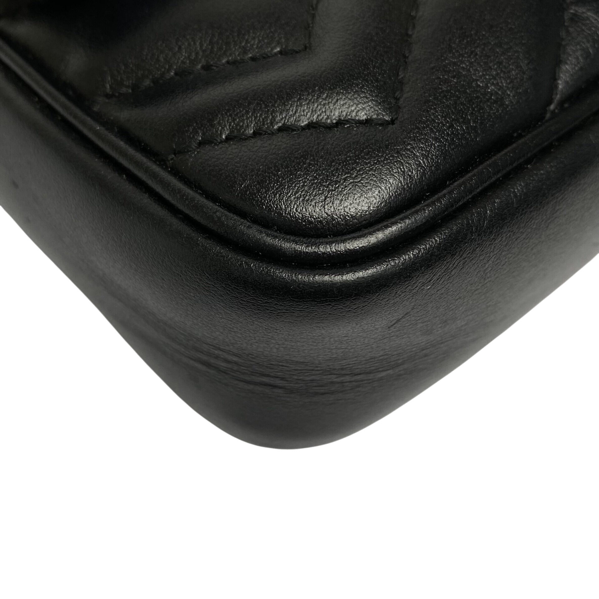 Bolsa Gucci GG Marmont Super Mini Preta