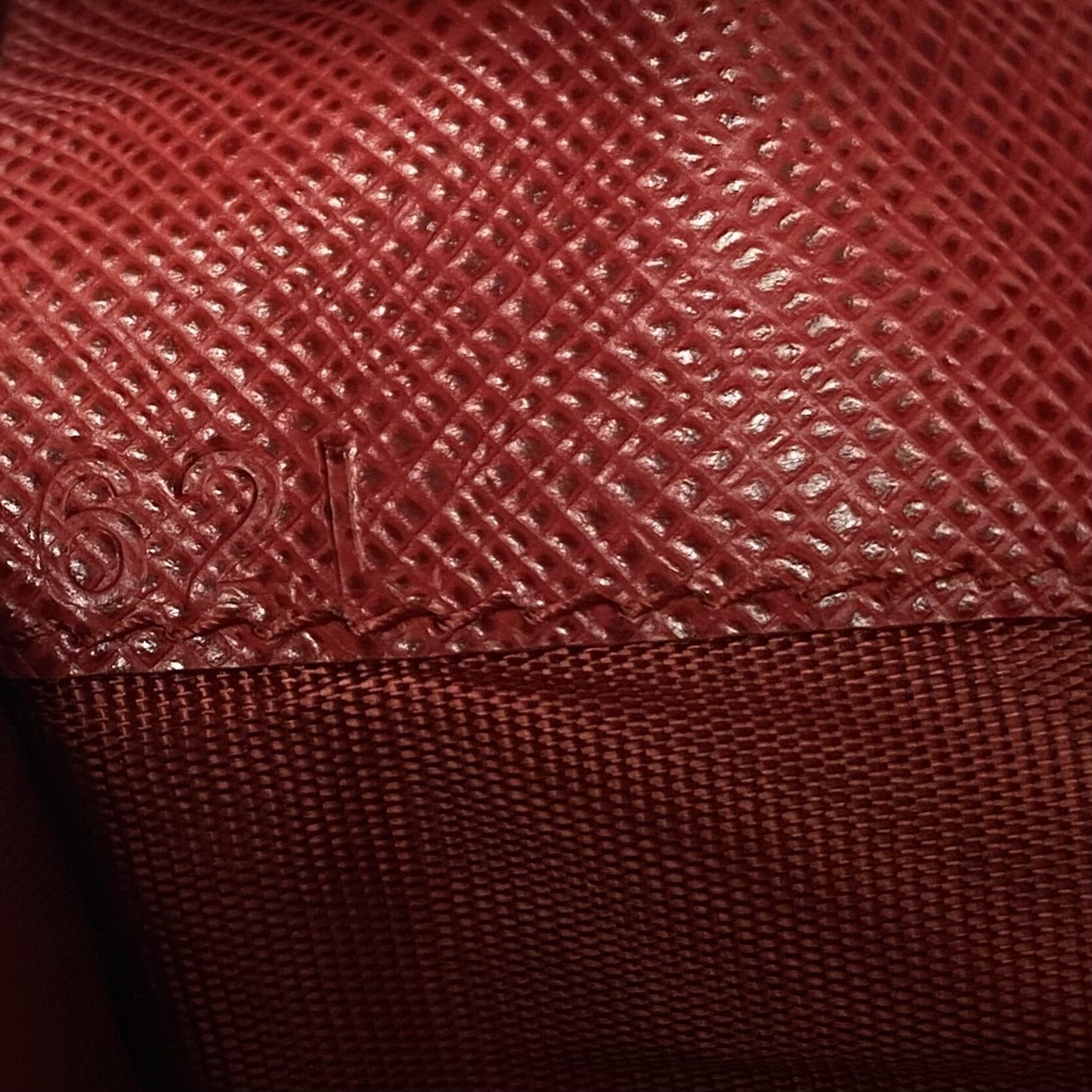 Carteira Prada Couro Saffiano Vermelho
