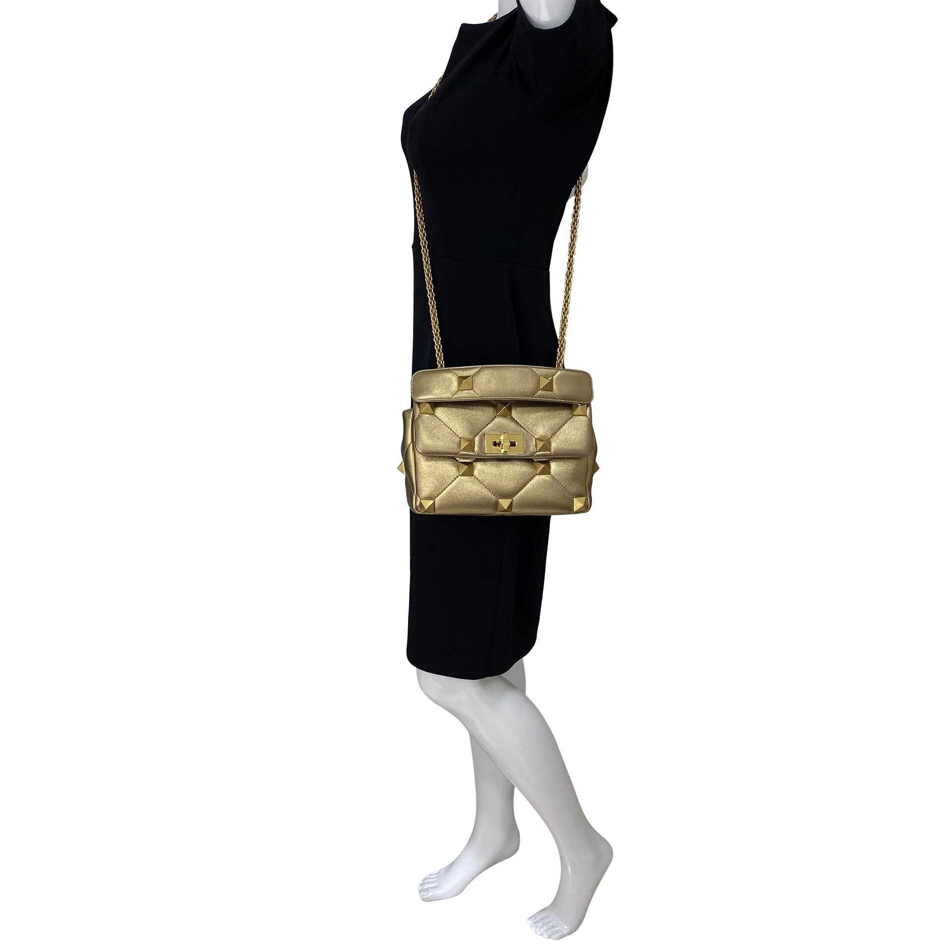 Bolsa Valentino Garavani Roman Stud Metalizada