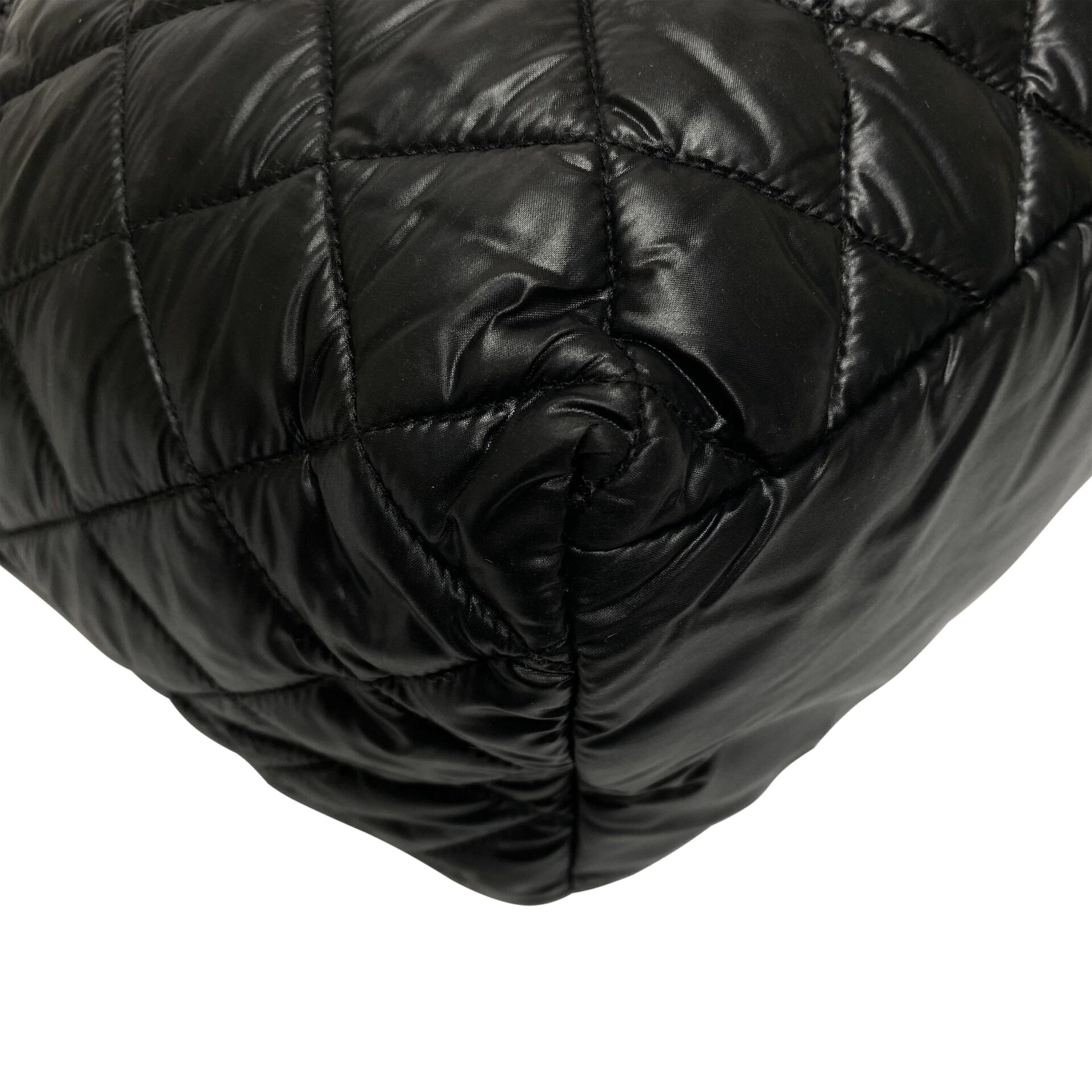 Bolsa Chanel Coco Cocoon Nylon Matelassê Preta