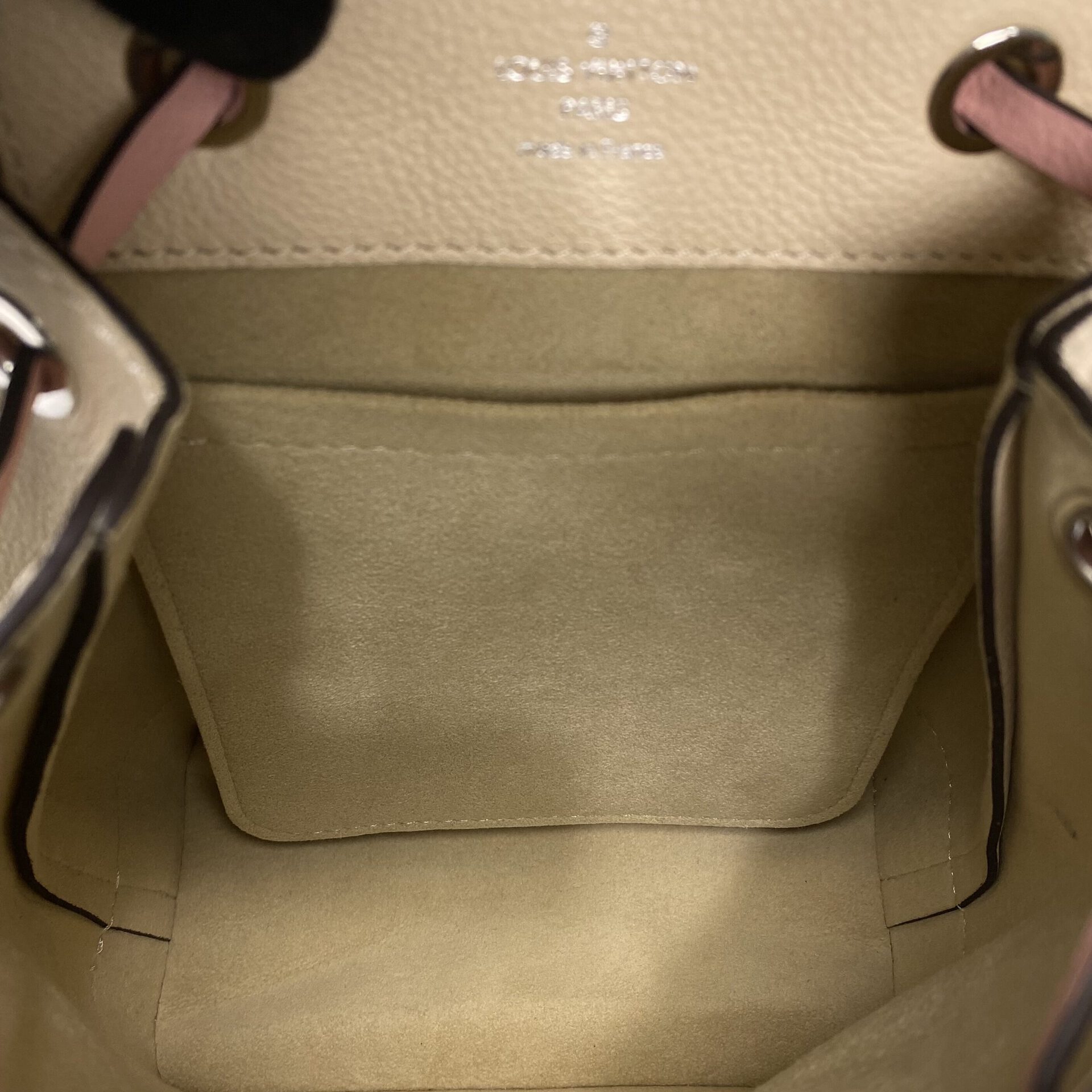 Mochila Louis Vuitton LockMe Mini
