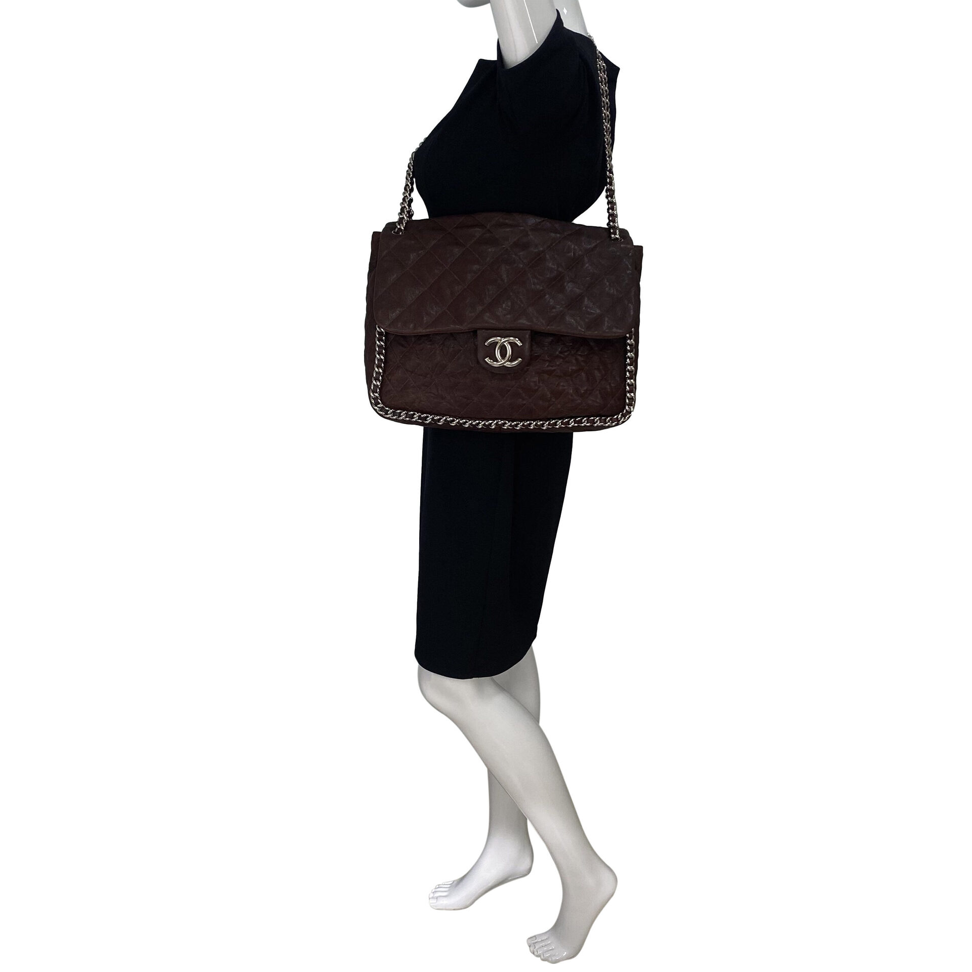 Bolsa Chanel Chain Around Maxi Flap Bag Marrom