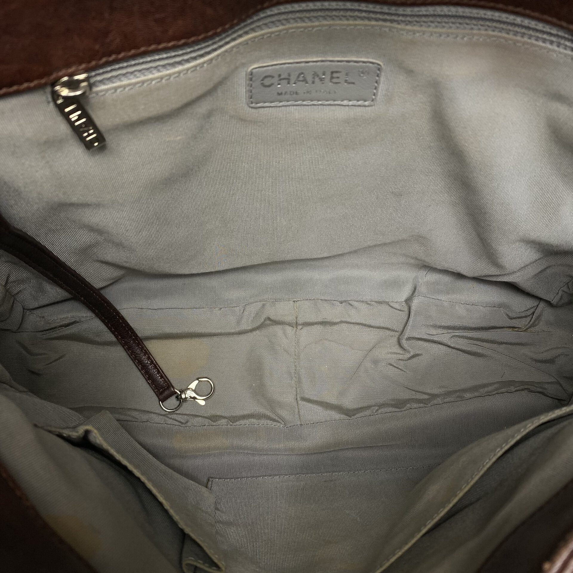 Bolsa Chanel Chain Around Maxi Flap Bag Marrom