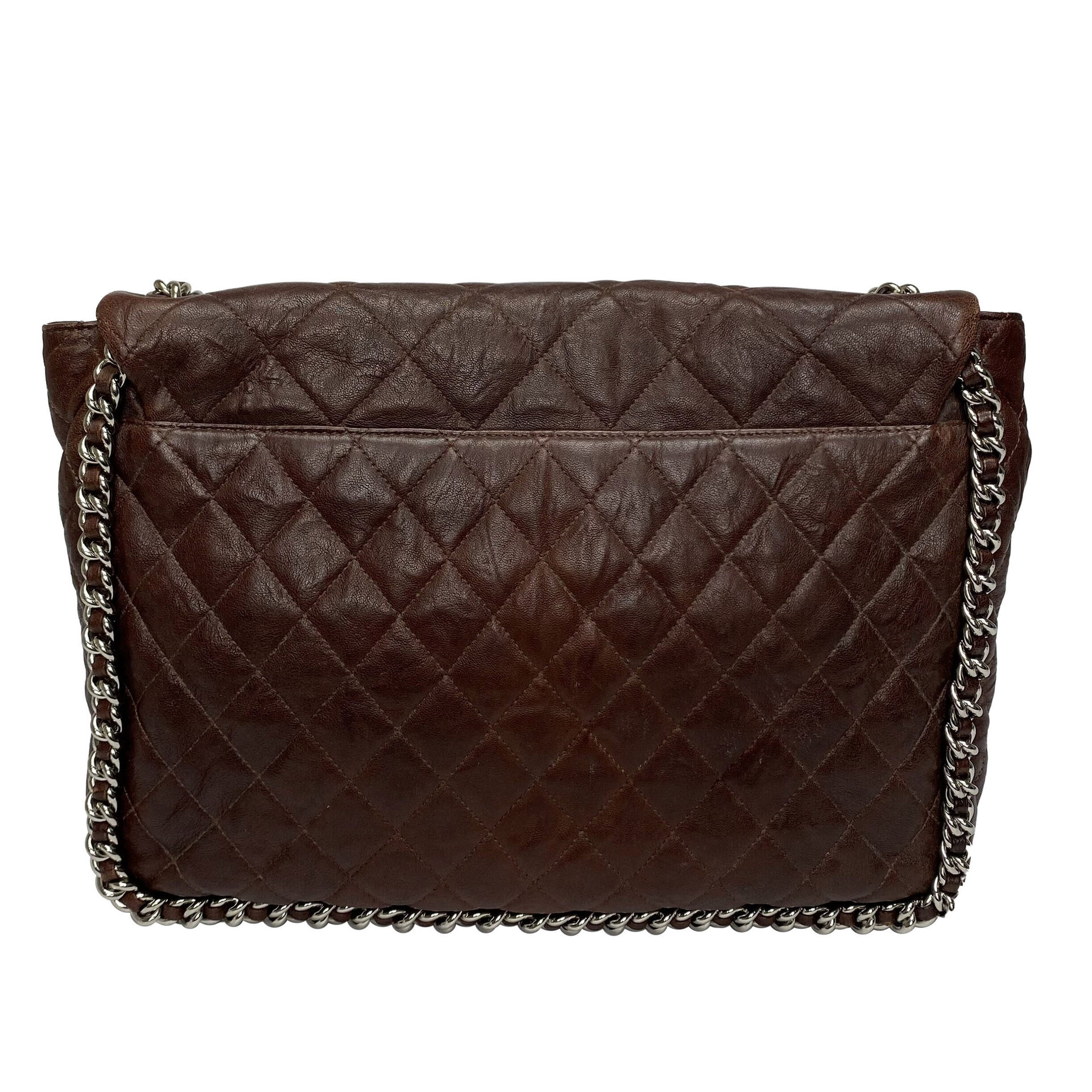 Bolsa Chanel Chain Around Maxi Flap Bag Marrom