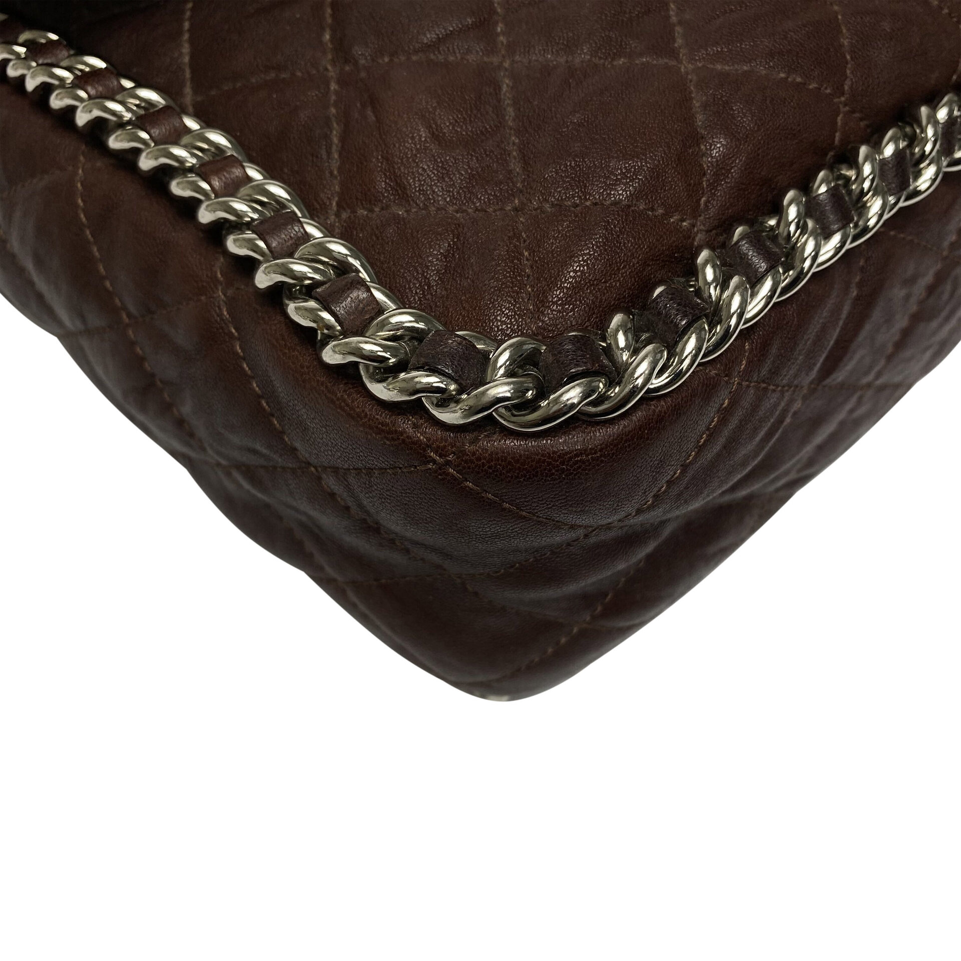 Bolsa Chanel Chain Around Maxi Flap Bag Marrom