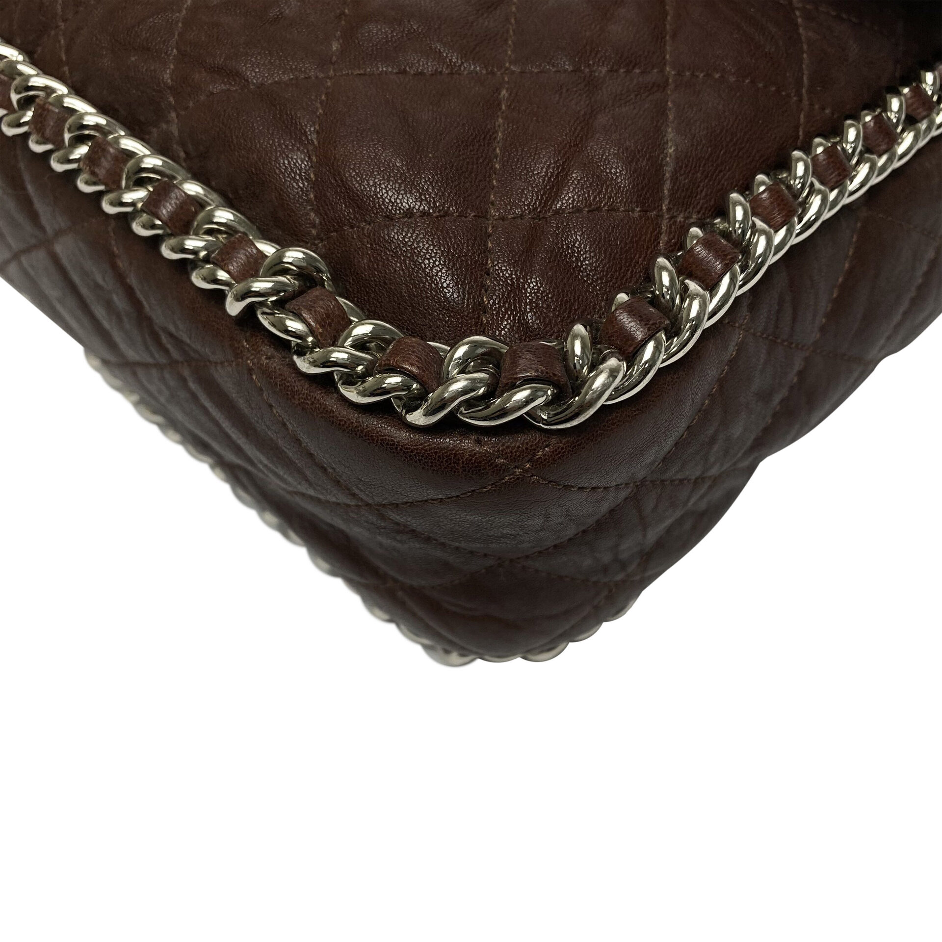 Bolsa Chanel Chain Around Maxi Flap Bag Marrom