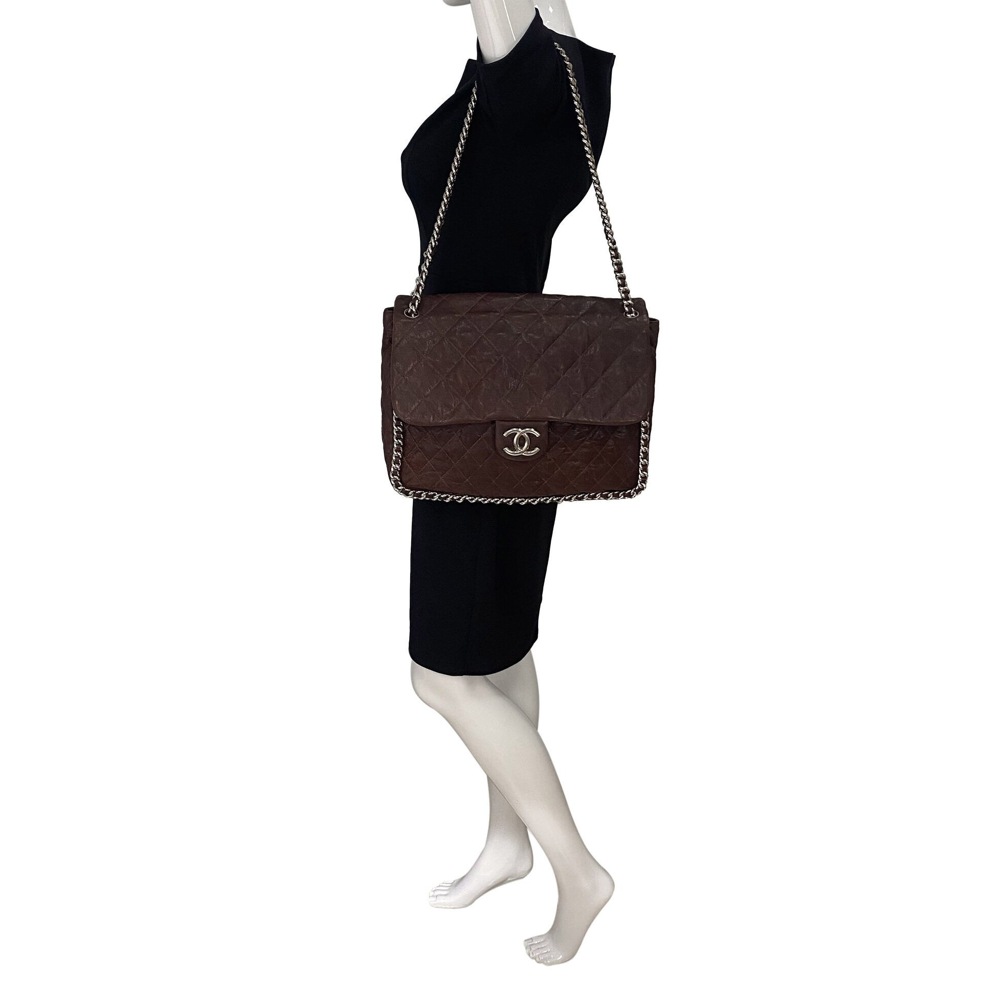 Bolsa Chanel Chain Around Maxi Flap Bag Marrom