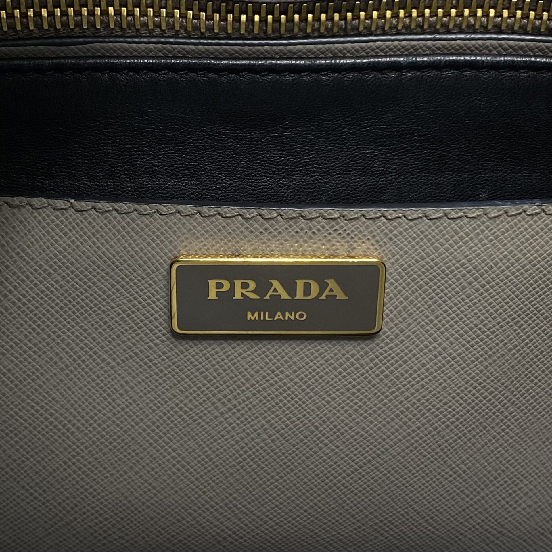 Bolsa Prada Saffiano Soft Leather Tote Cinza