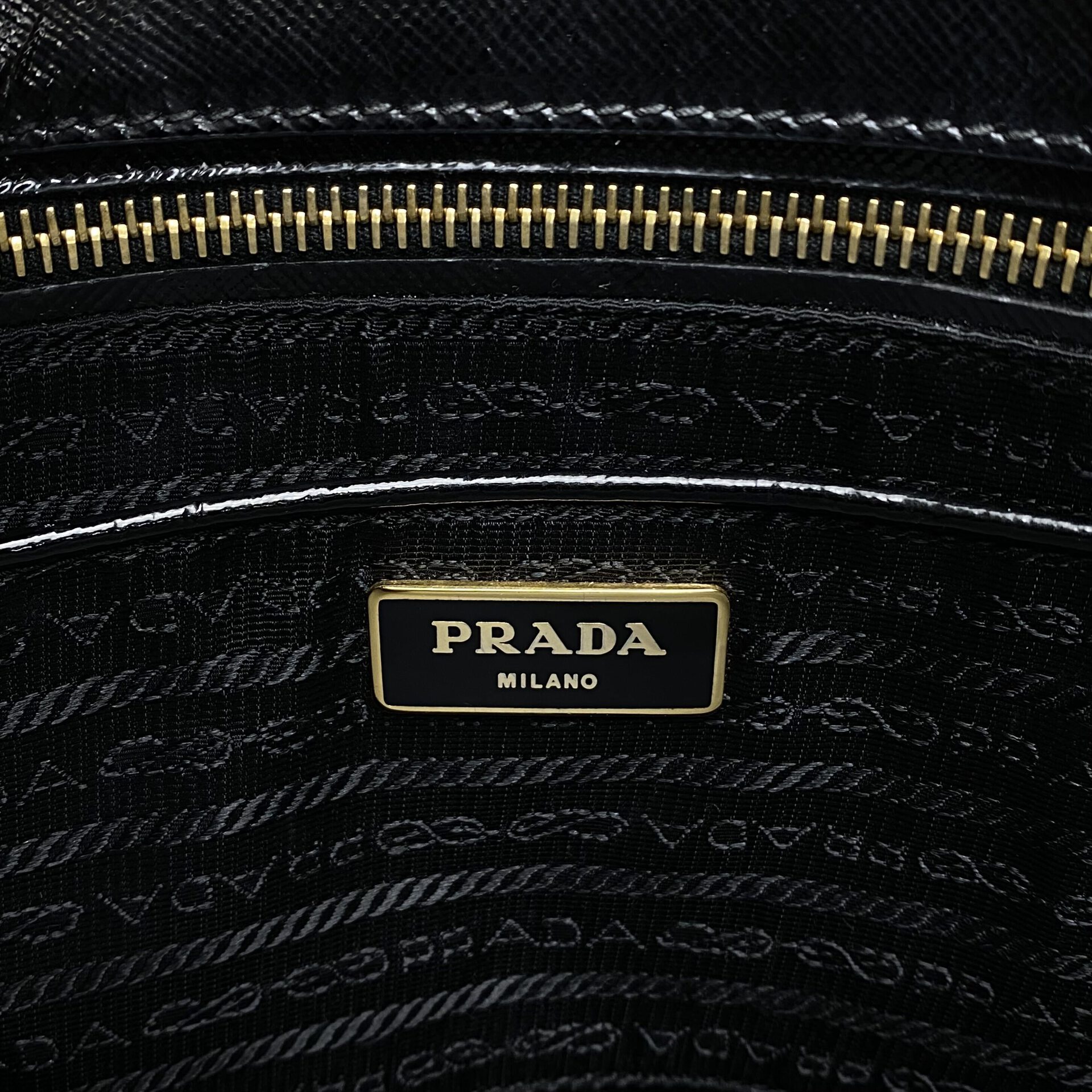 Bolsa Prada Saffiano Vernice Parabole Preta