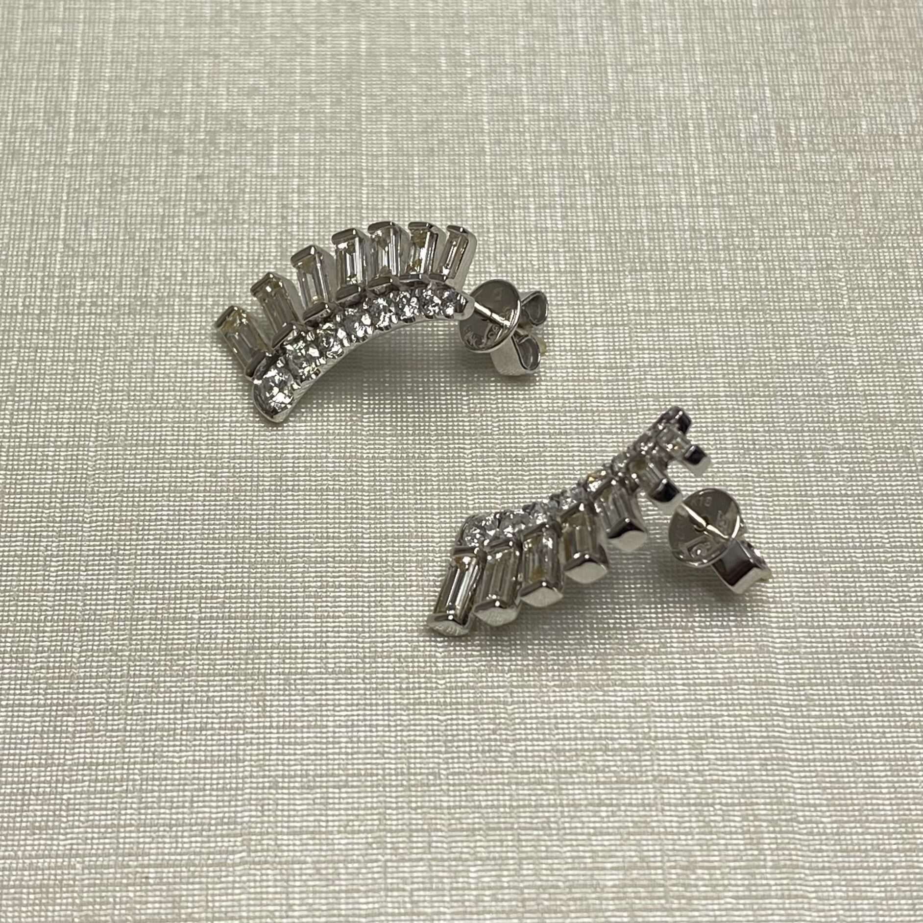 Par de Brincos Ear Cuff Diamantes Baguetes