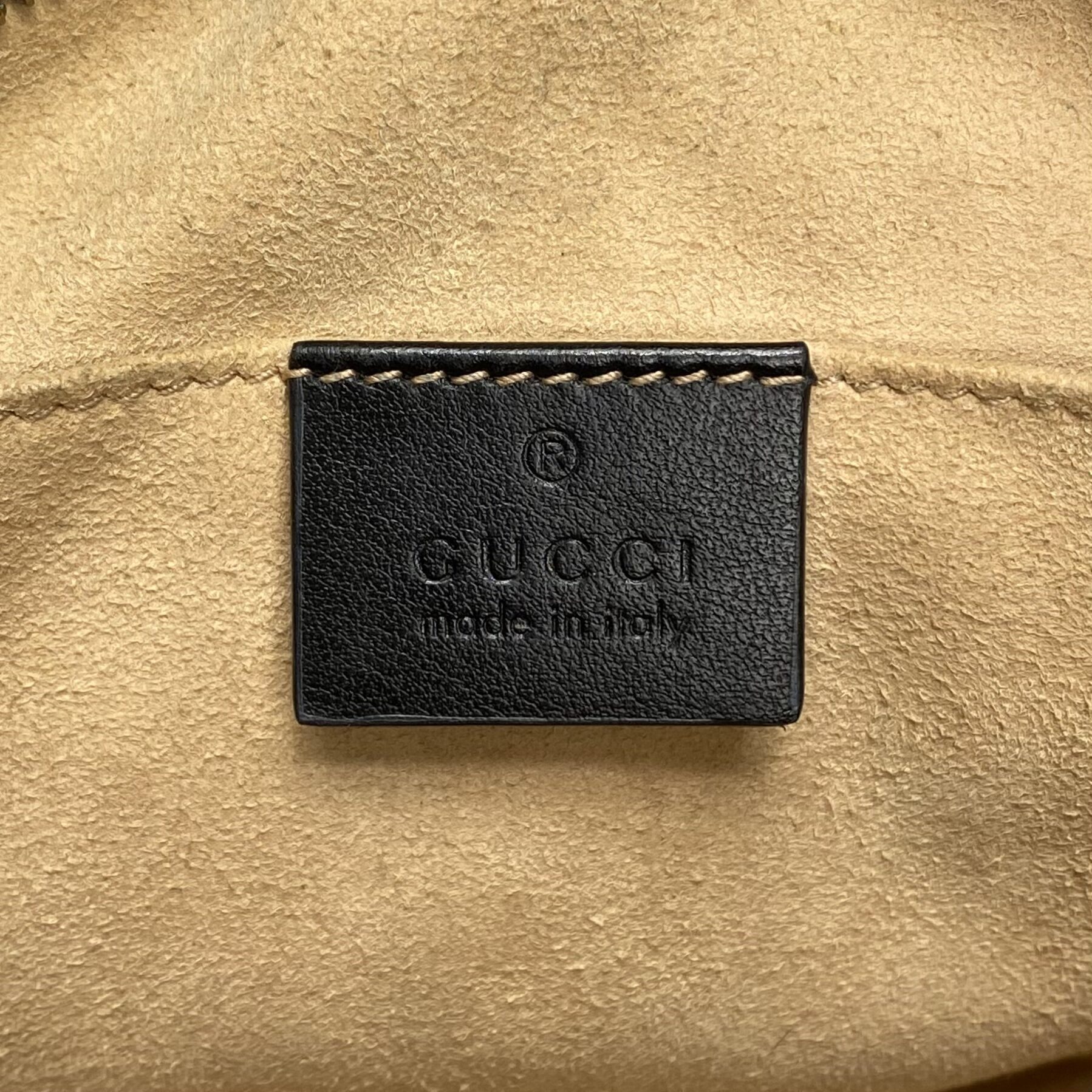 Bolsa Gucci GG Marmont Preta