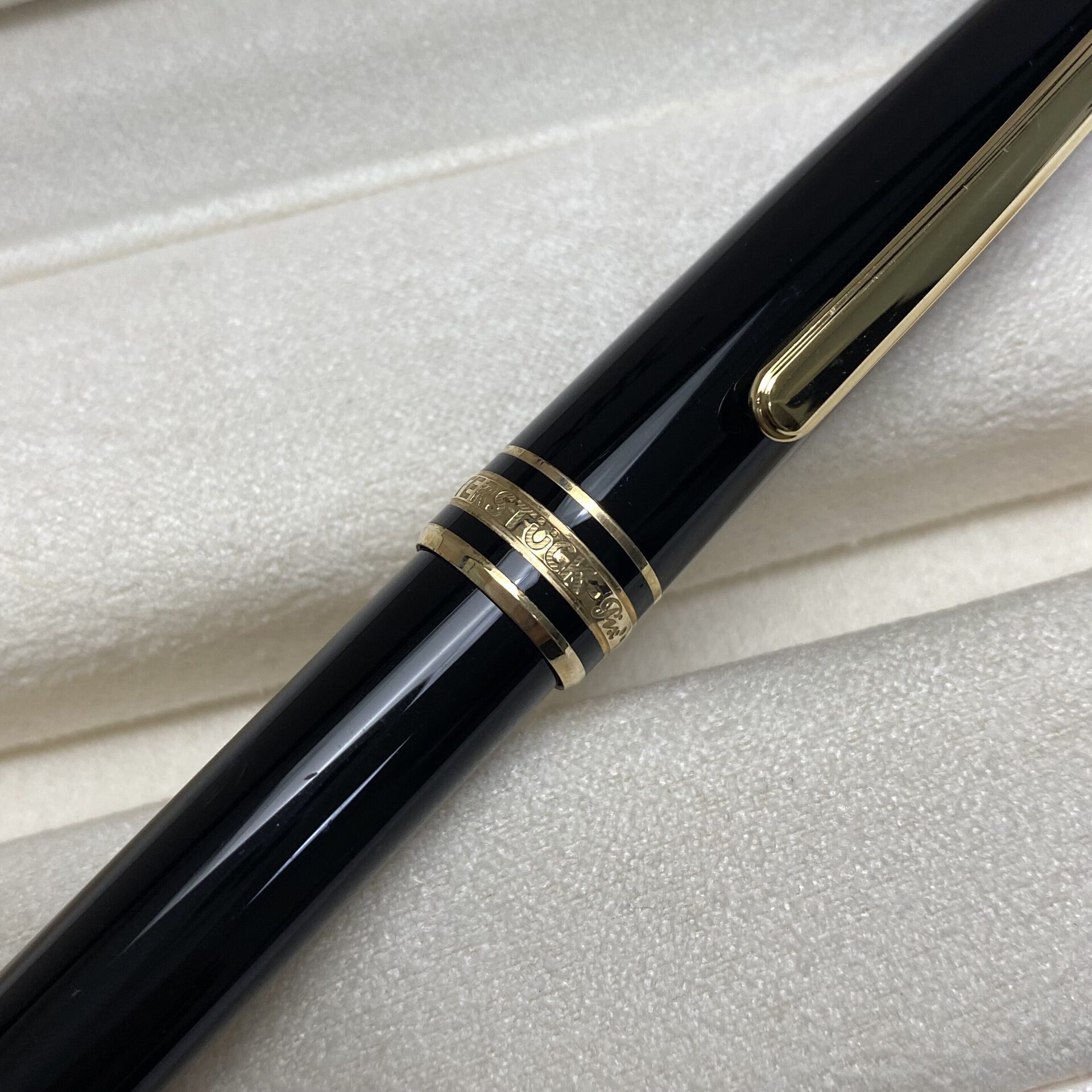 Caneta Montblanc Meisterstuck Classique Preta