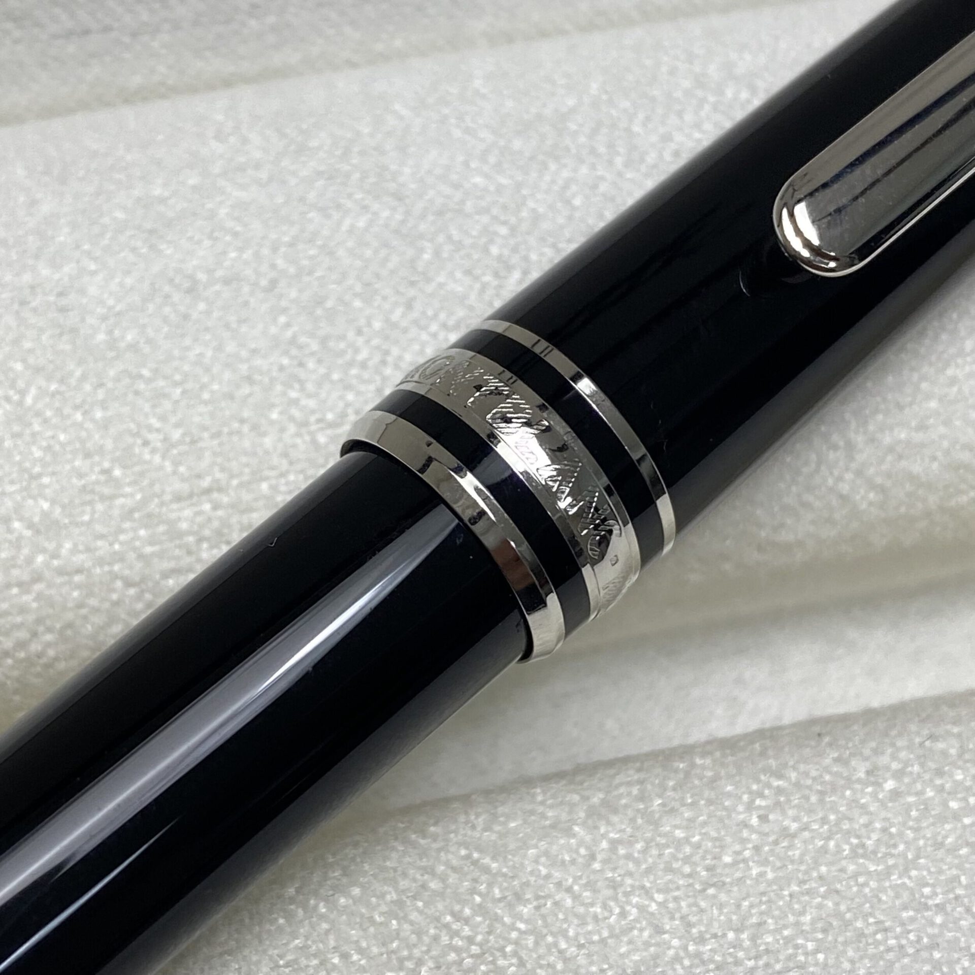 Caneta Montblanc Meisterstuck Classique Preta