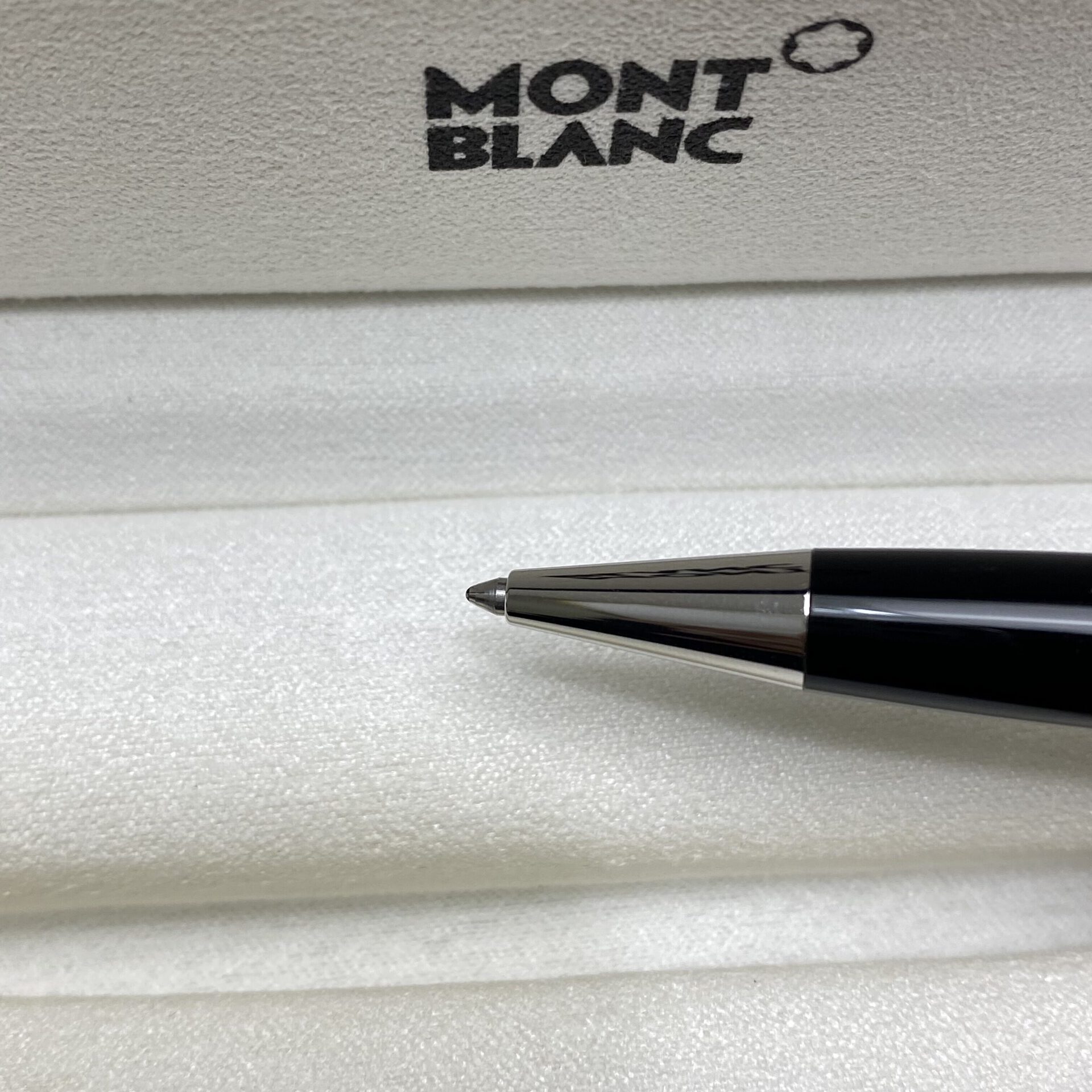 Caneta Montblanc Meisterstuck Classique Preta