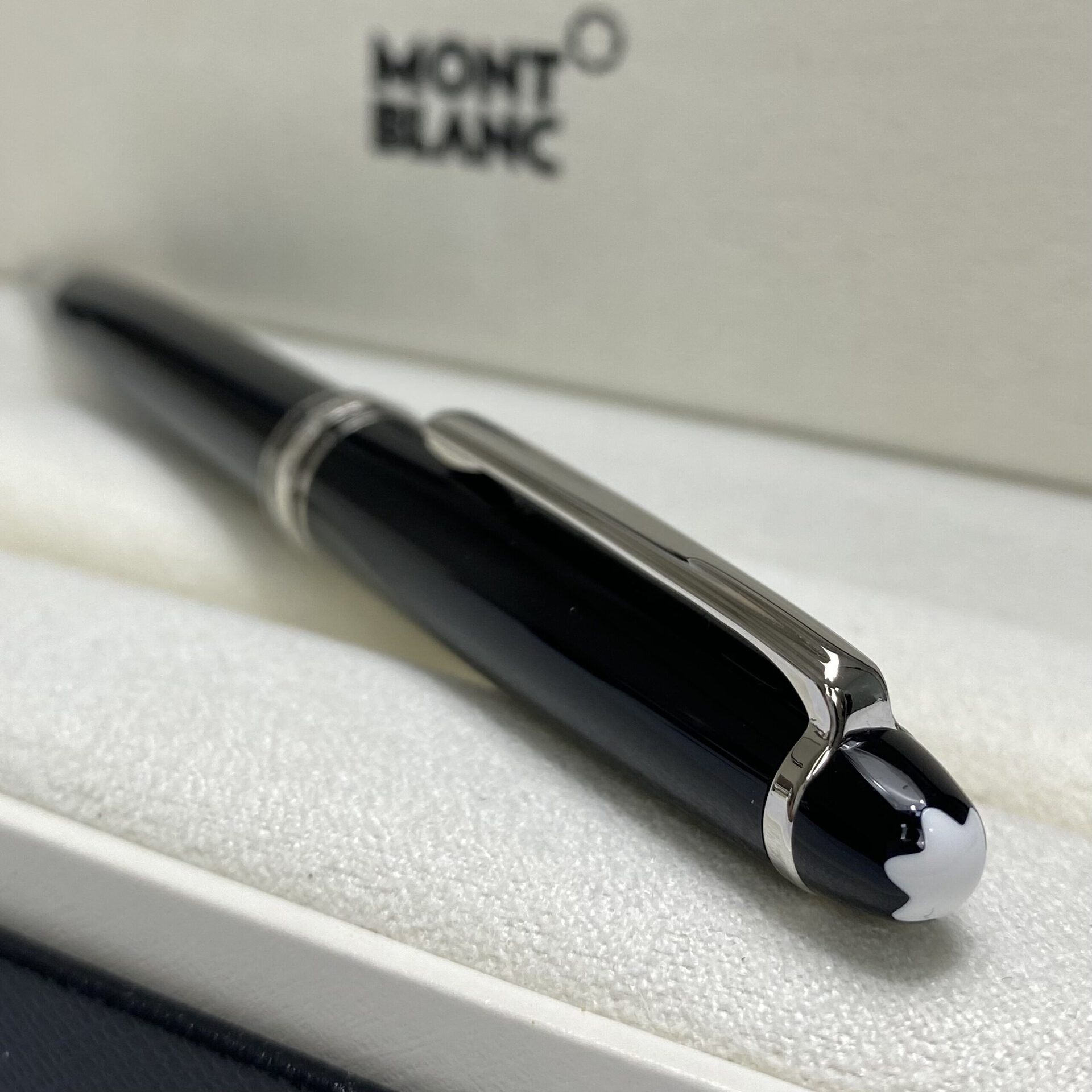 Caneta Montblanc Meisterstuck Classique Preta