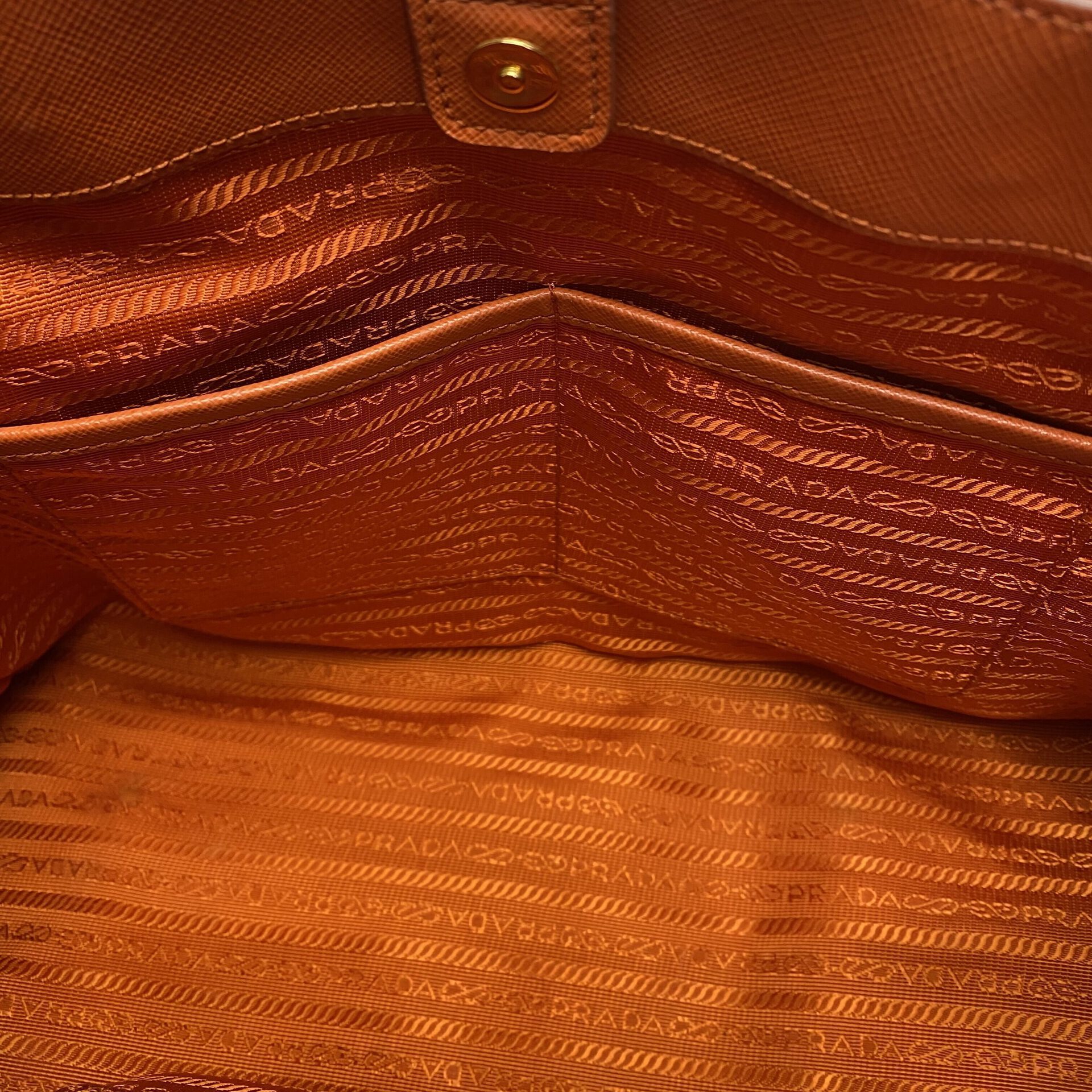 Bolsa Prada Galleria Couro Saffiano Laranja