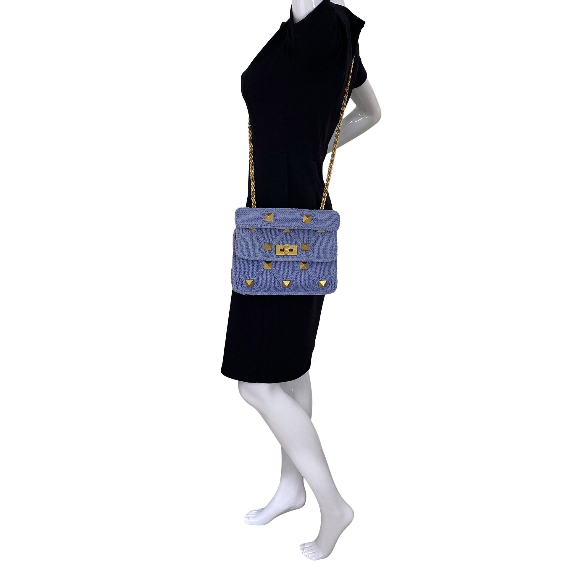 Bolsa Valentino Garavani Roman Stud Tricot Azul