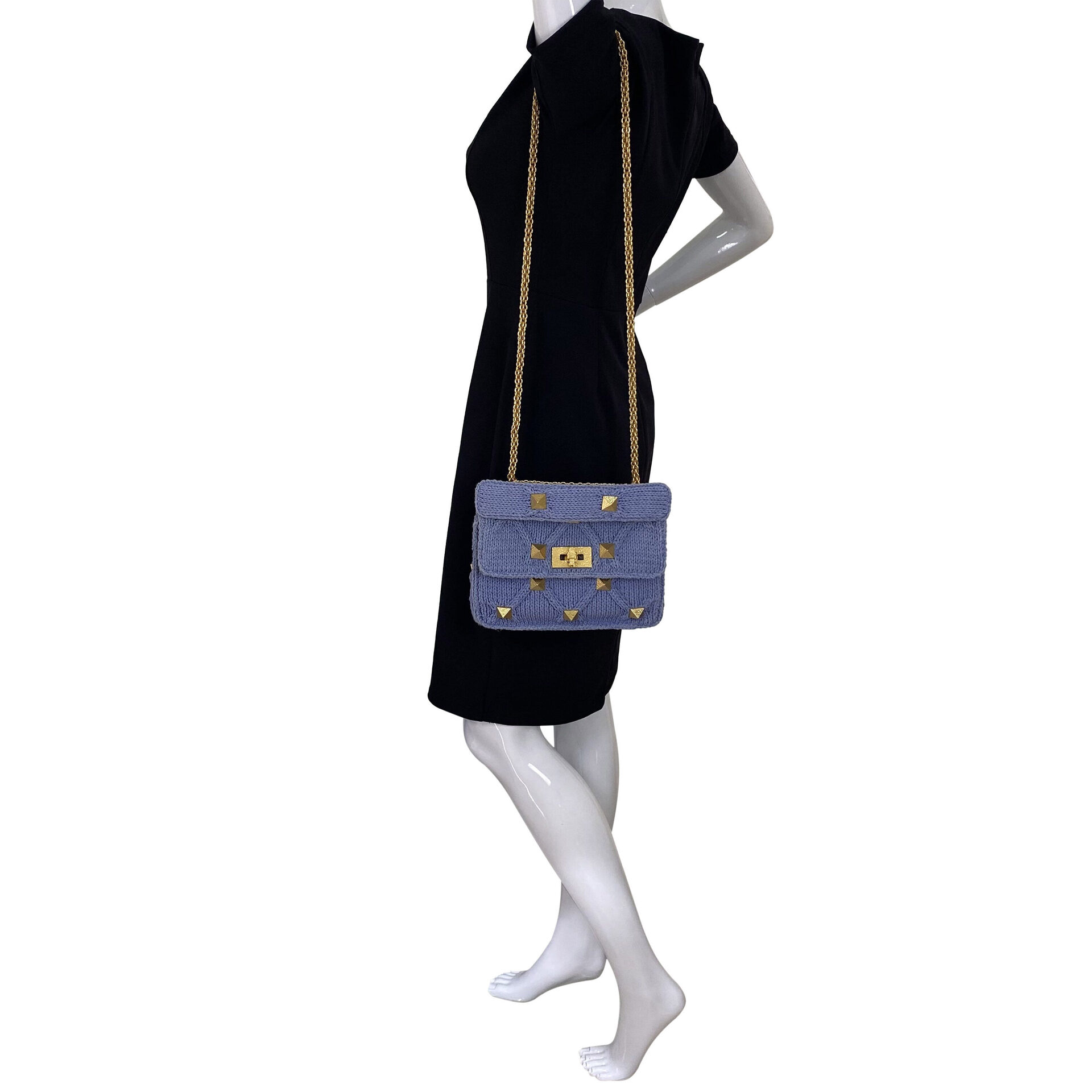 Bolsa Valentino Garavani Roman Stud Tricot Azul