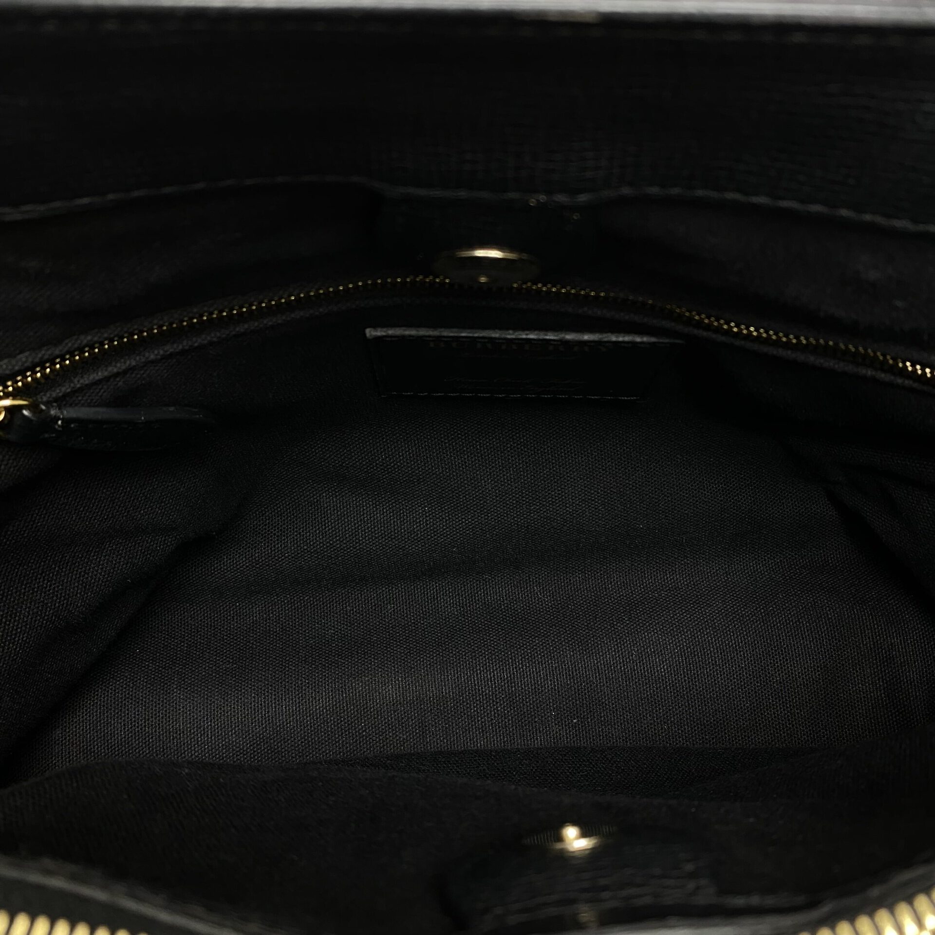 Bolsa Burberry Banner Couro Preta