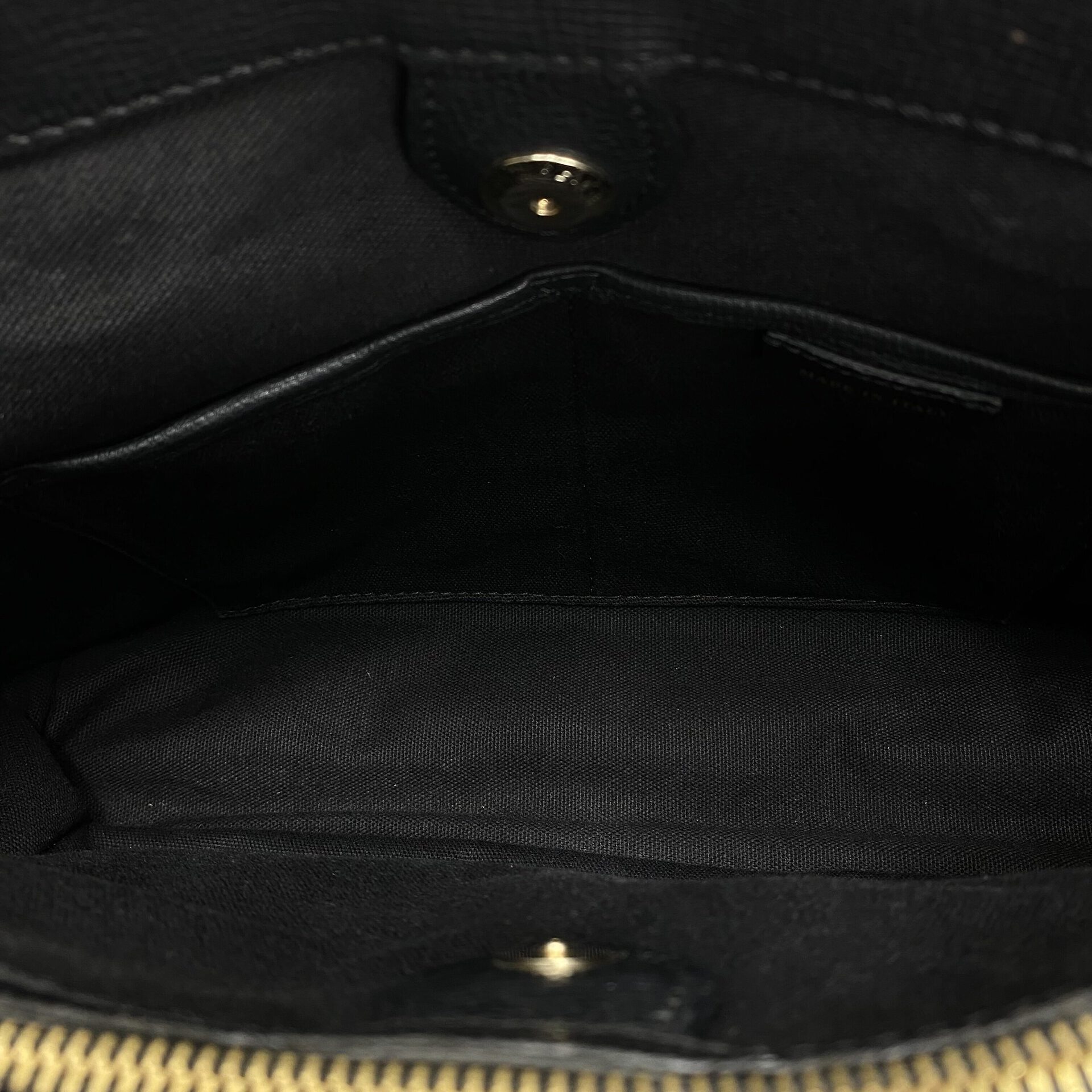 Bolsa Burberry Banner Couro Preta